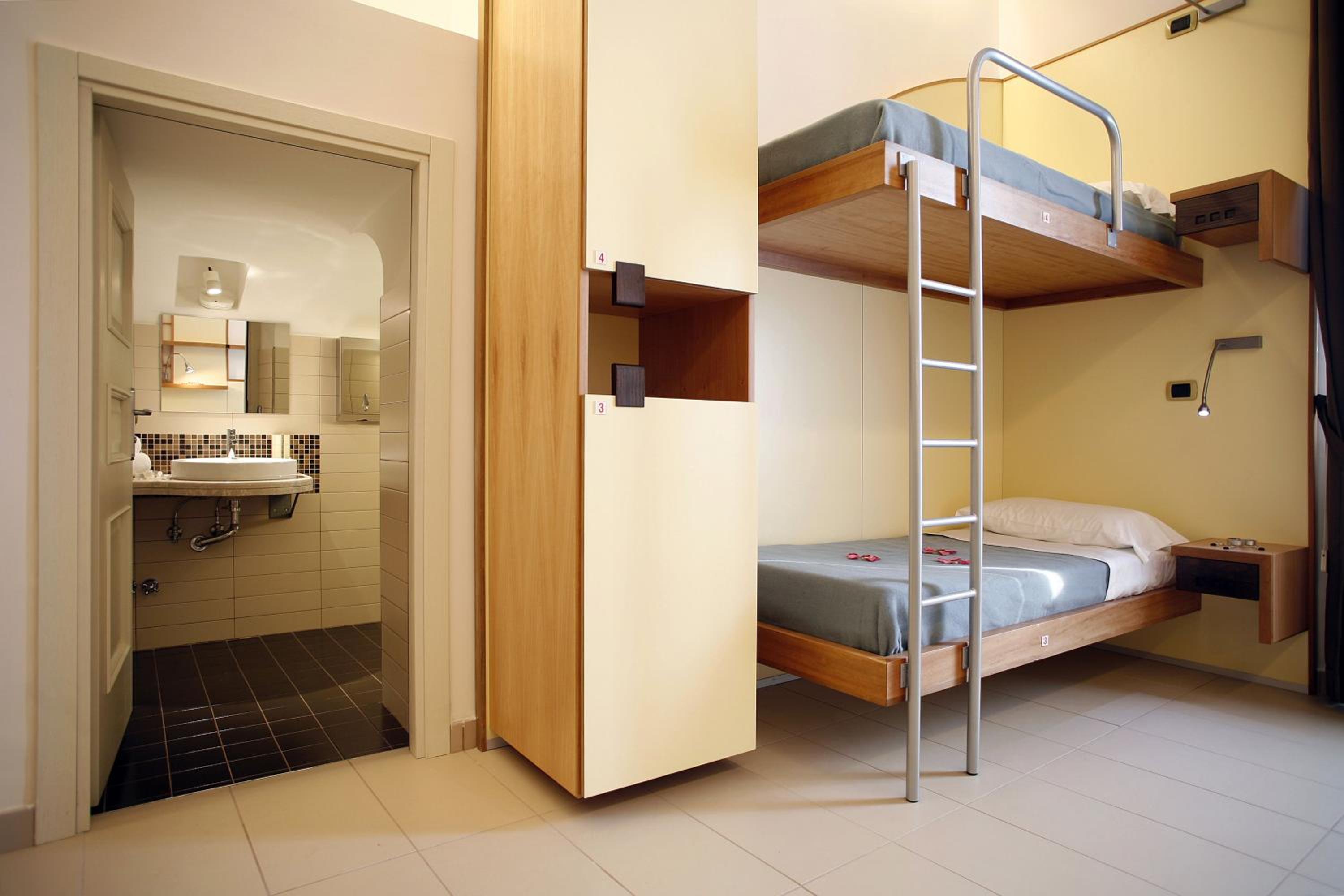 Seven Hostel & Rooms, photo 34