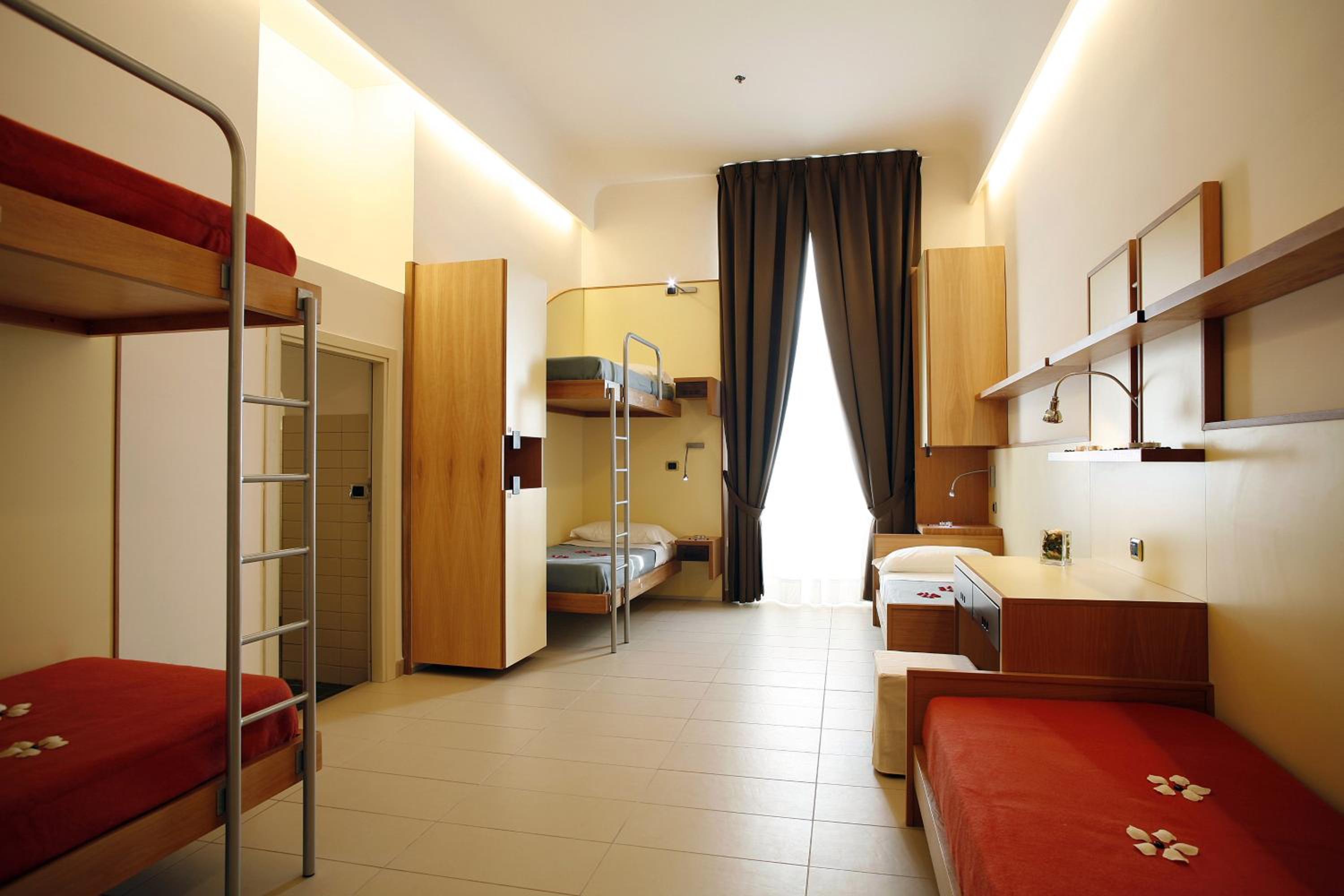 Seven Hostel & Rooms, photo 27