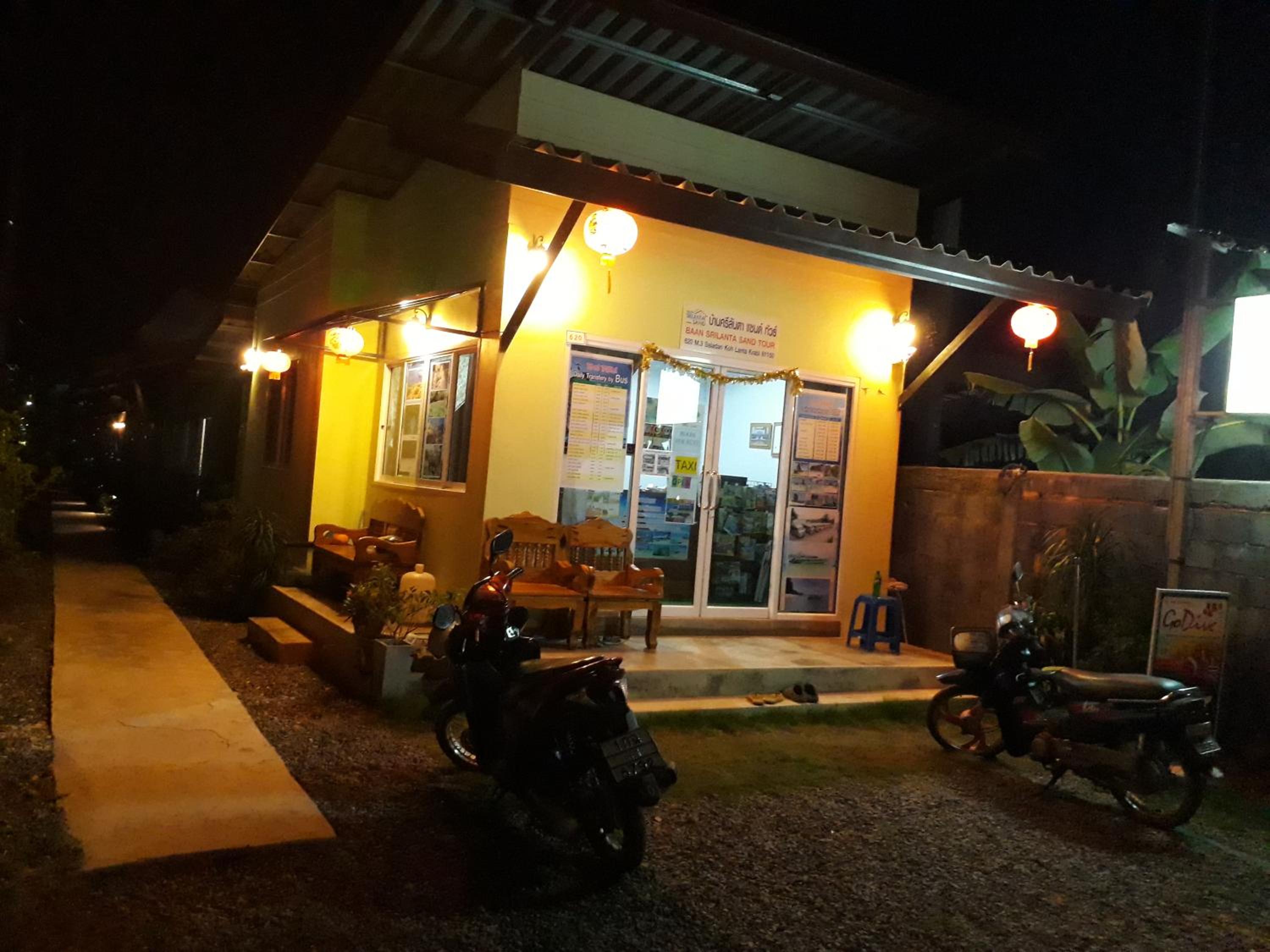 Baan Sri Lanta Sand