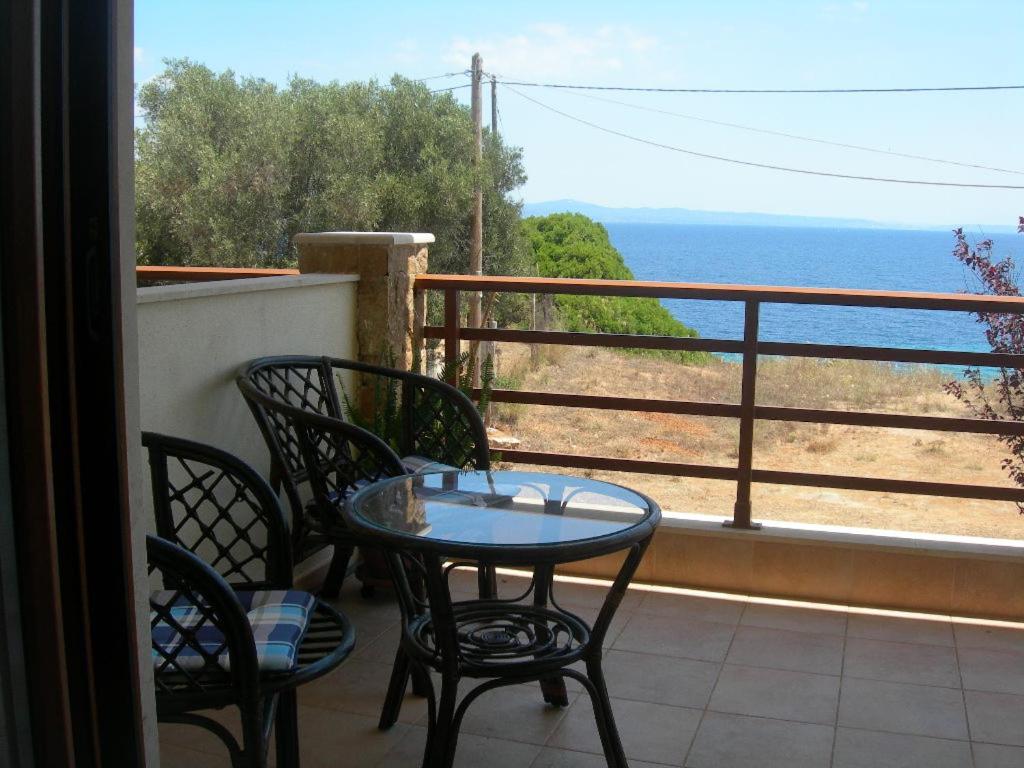 House in Front of the Sea view 5