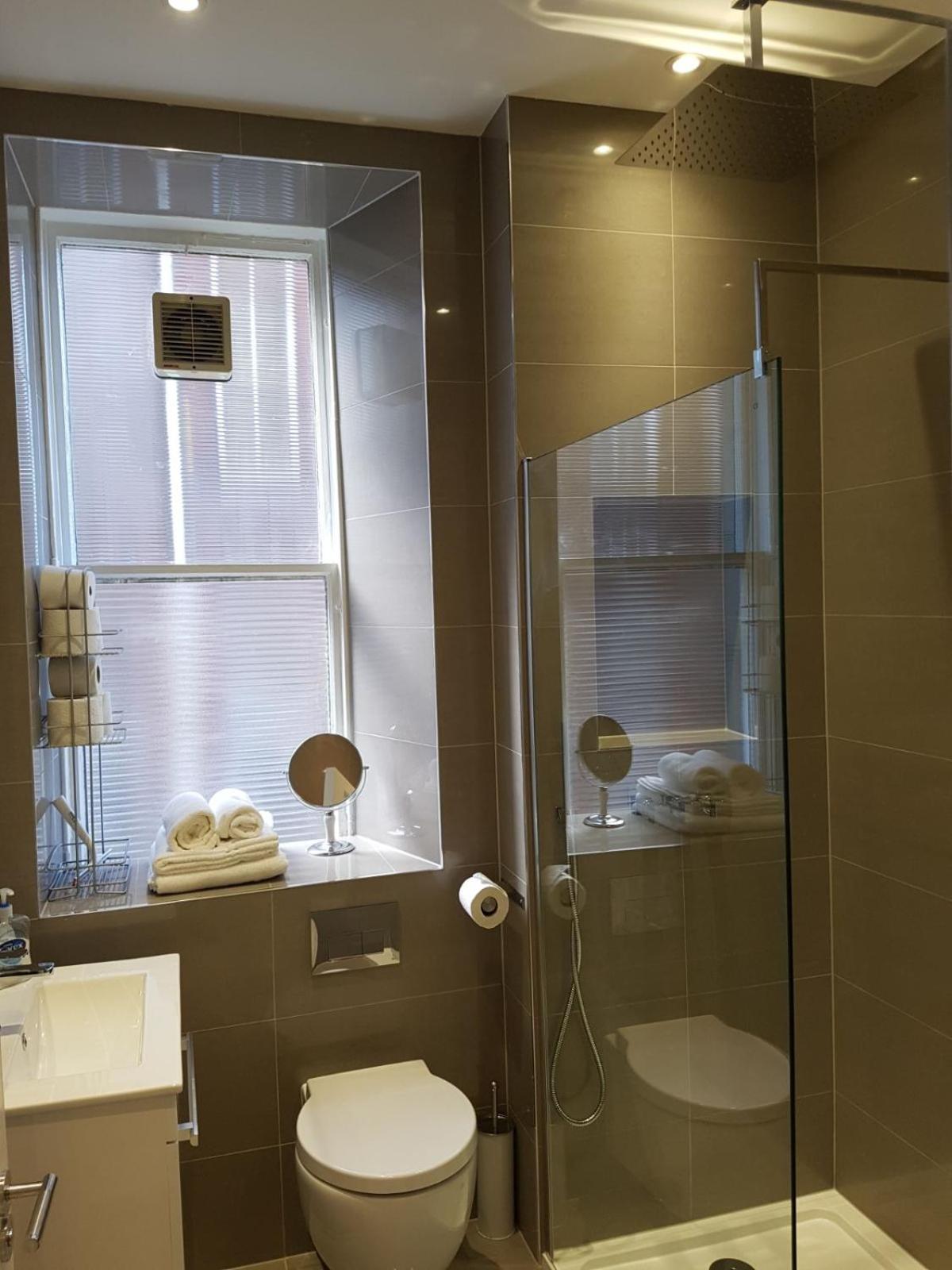 Heart Of Edinburgh City Flat