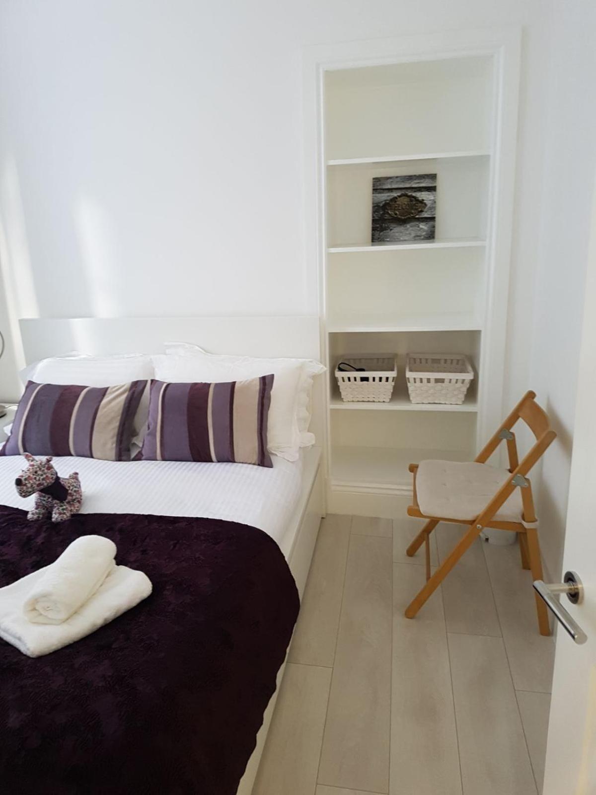 Heart Of Edinburgh City Flat