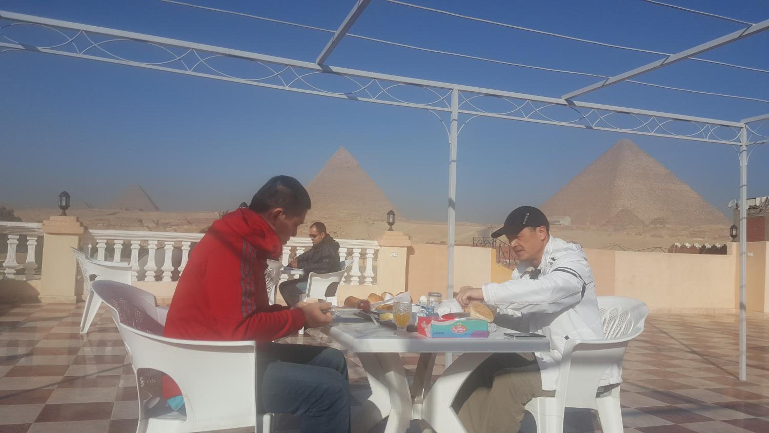 Royal Pyramids Inn