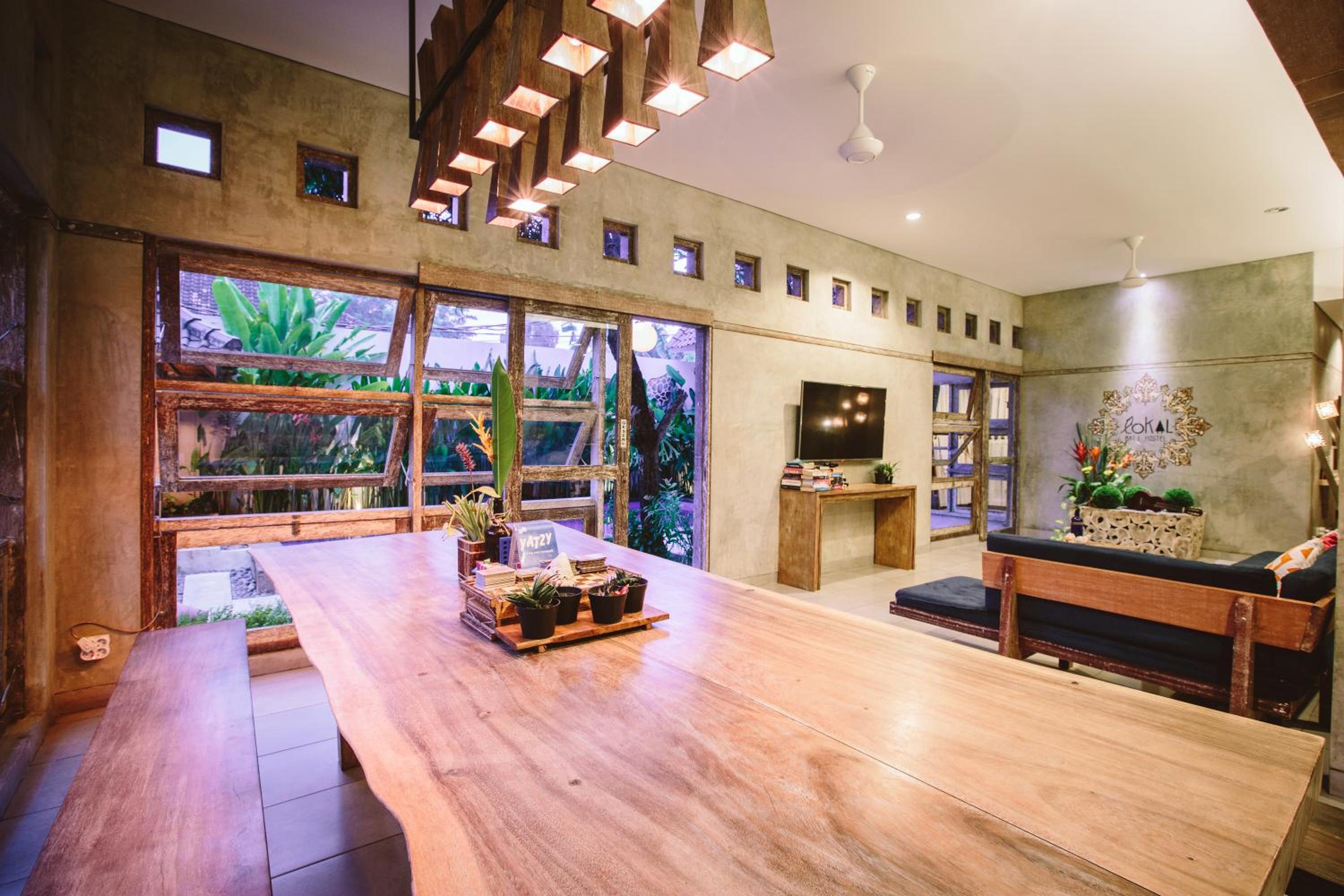Lokal Bali Hostel