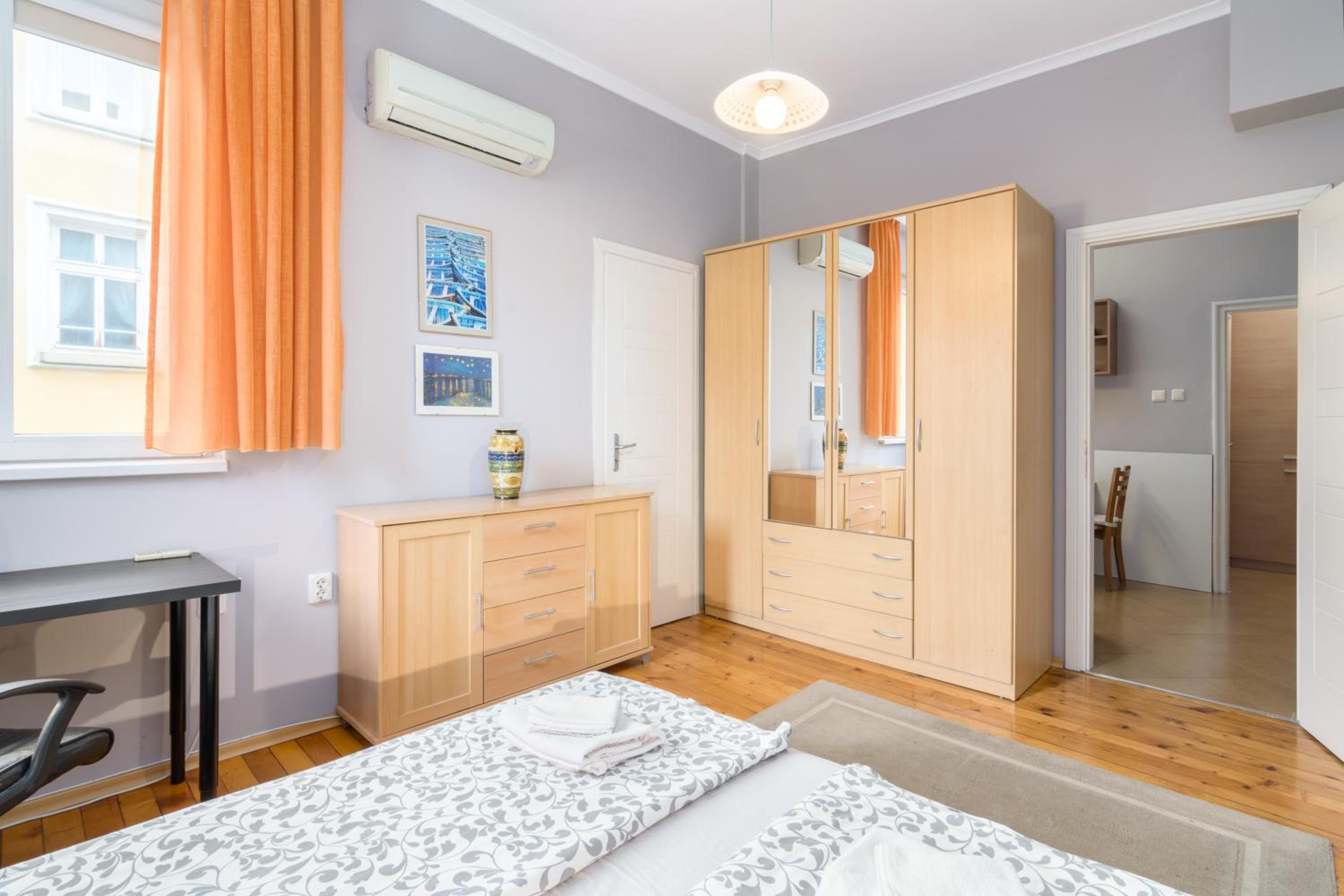 Beautiful Business Apartment- TOP CENTER view 3