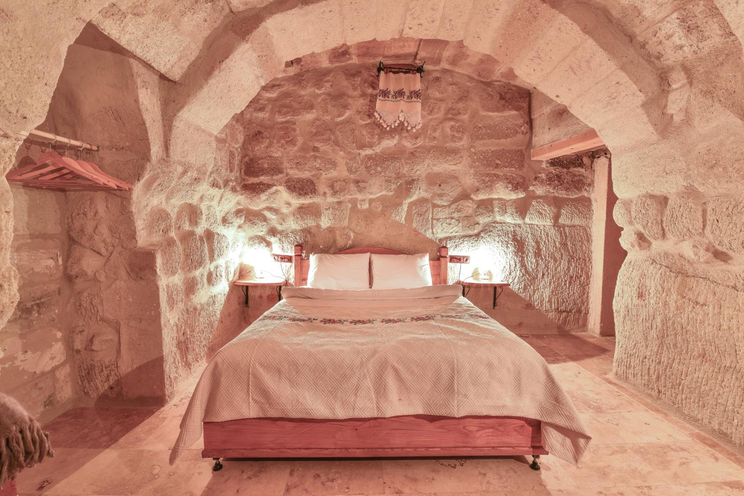 Mosaic Cave Hotel - Image 39