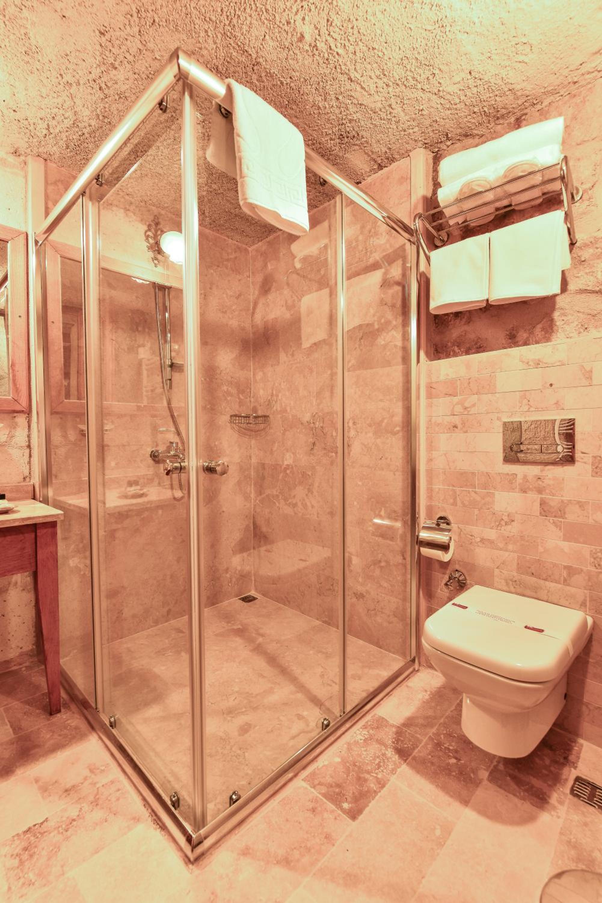 Mosaic Cave Hotel - Image 7