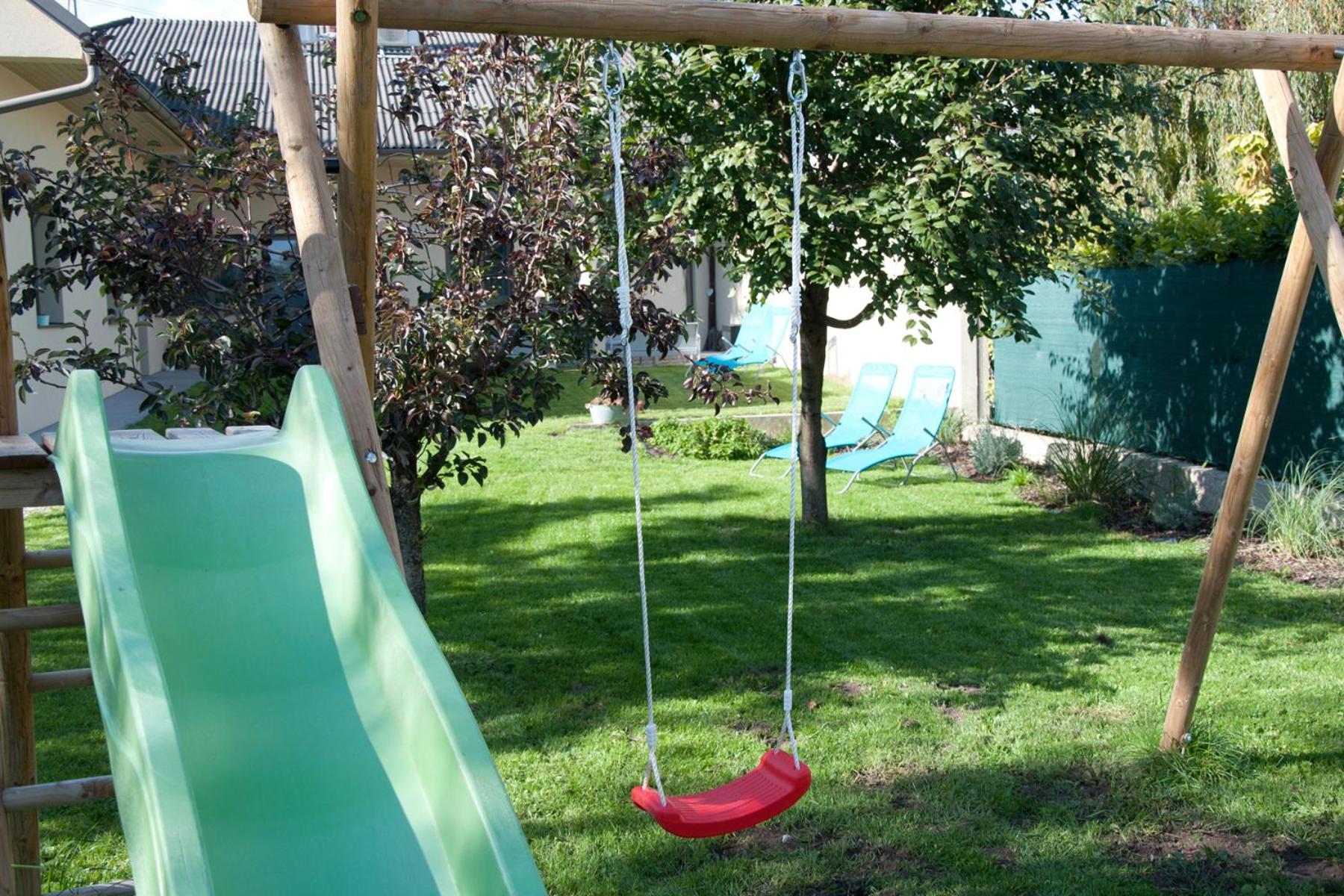 Sabines Apartments Ferienwohnungen