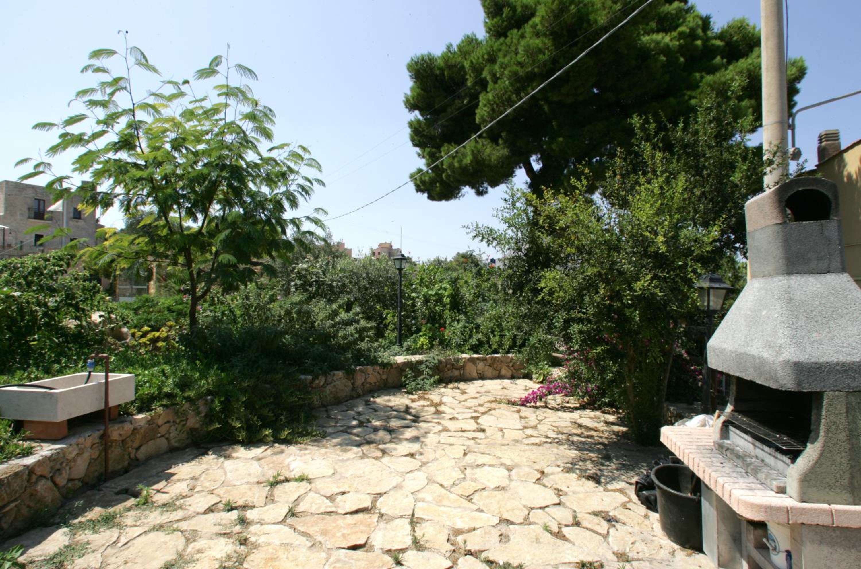 Photo 51