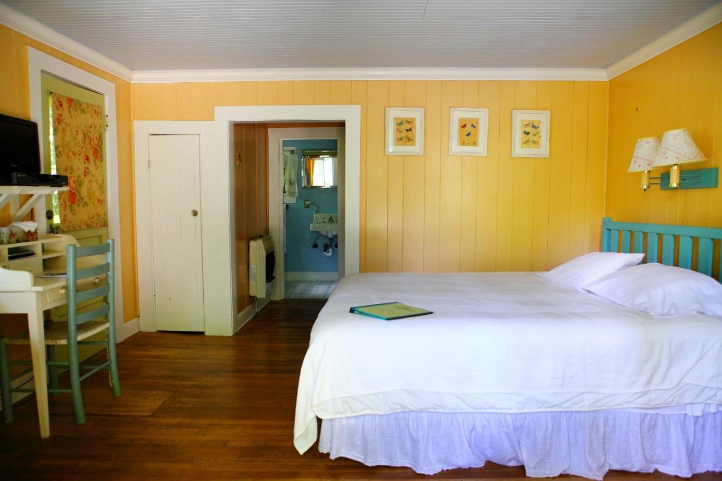 The Pines Cottages
