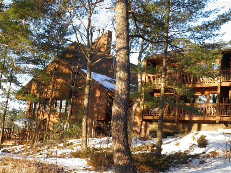 Westwind Inn on the Lake