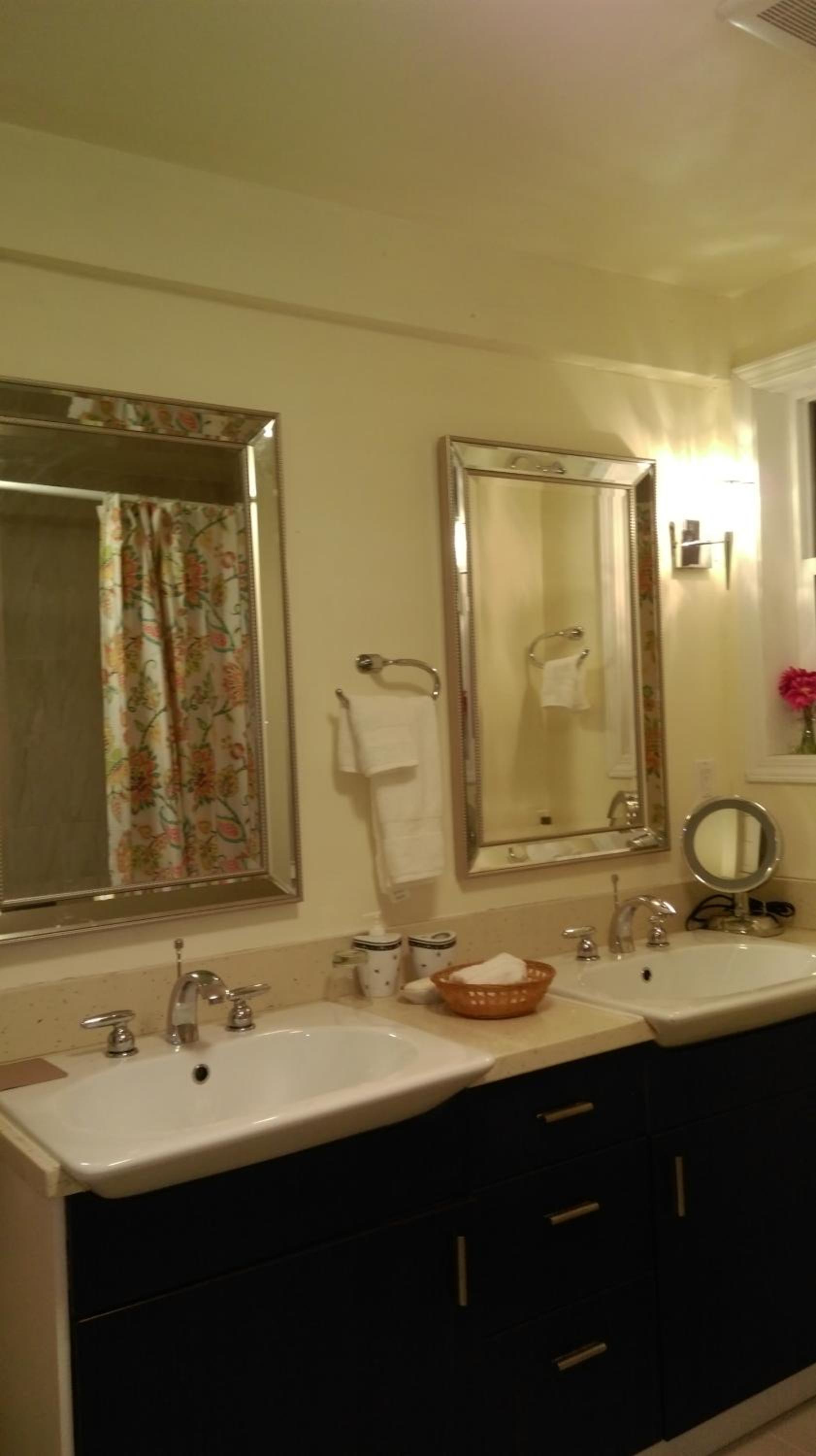 Gabriola Central B&B