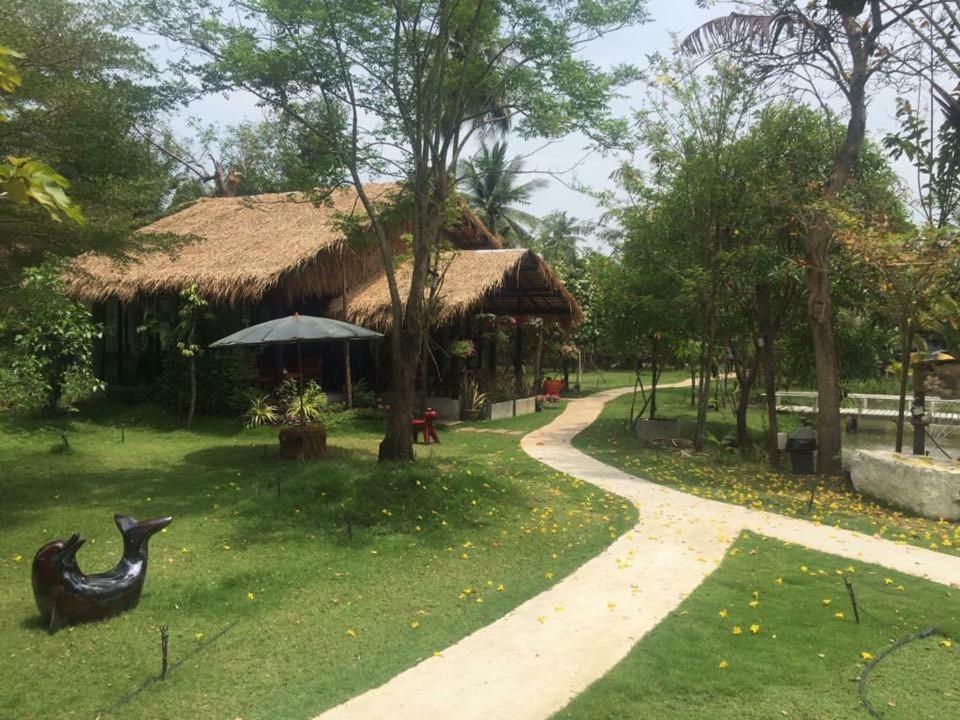 BaanSuanLeelawadee Resort Amphawa