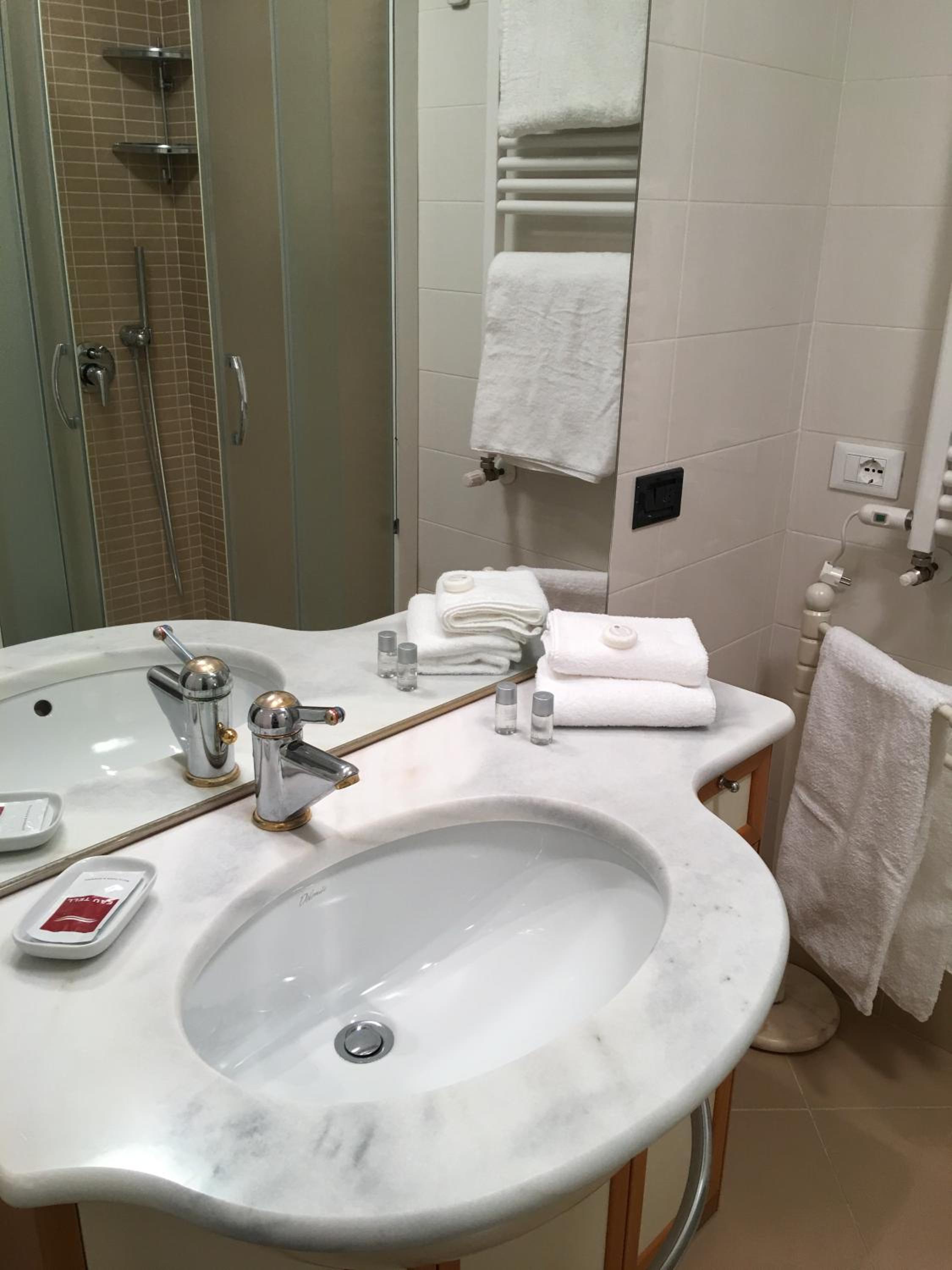 apartment Zagara - Gardone Riviera center view 4