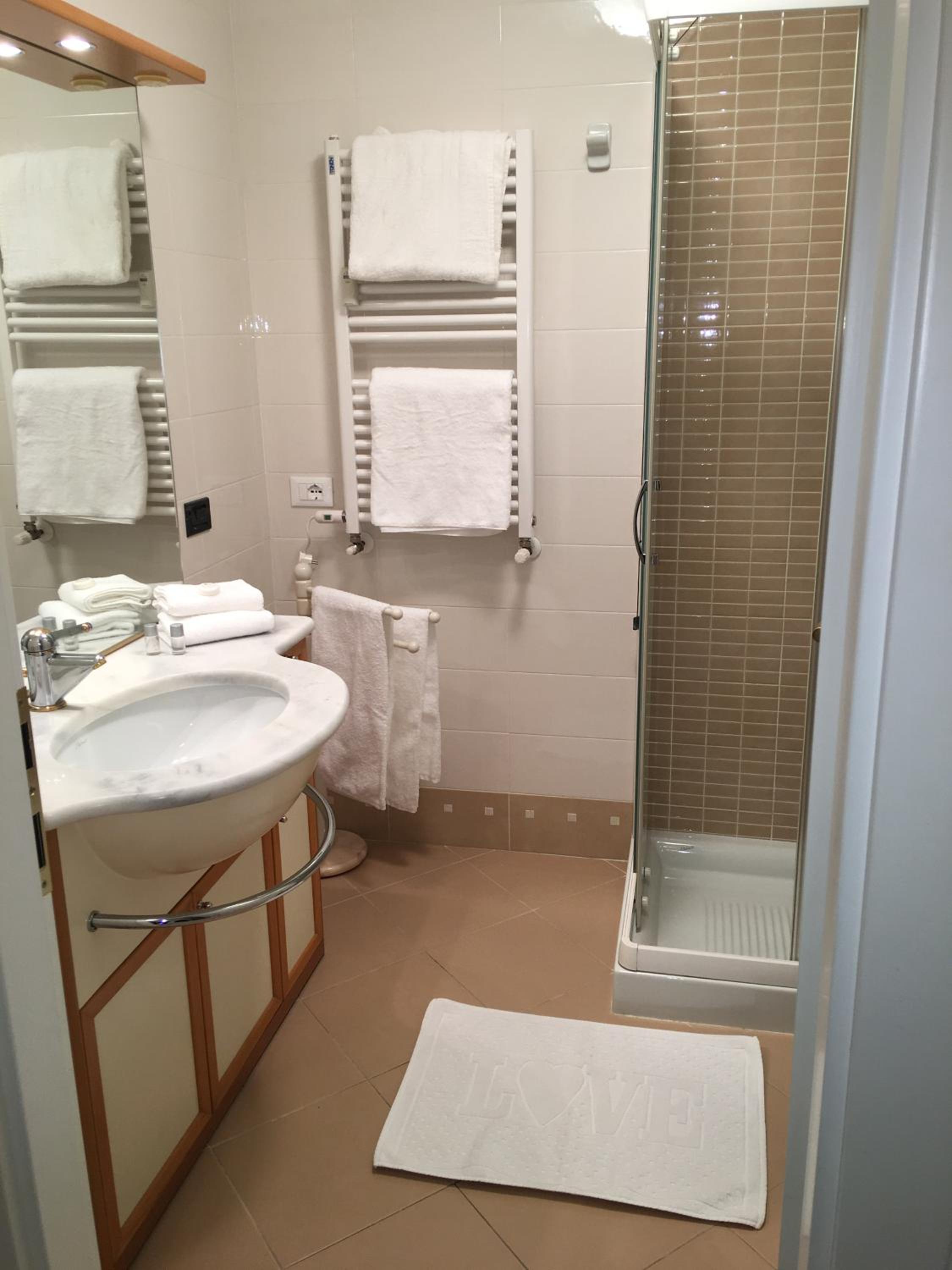 apartment Zagara - Gardone Riviera center view 3