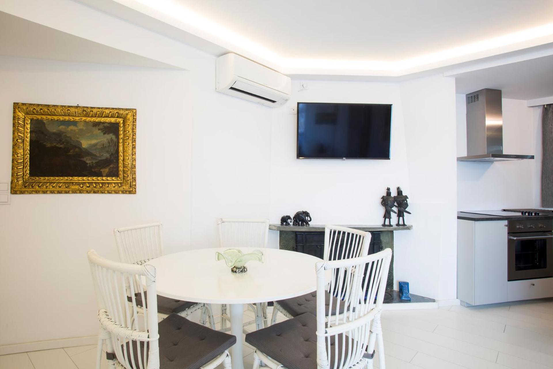 Bright Apartment with Stunning Acropolis Views! SG5