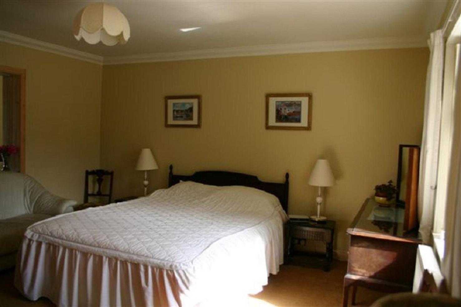Woodcroft Cottage view 3