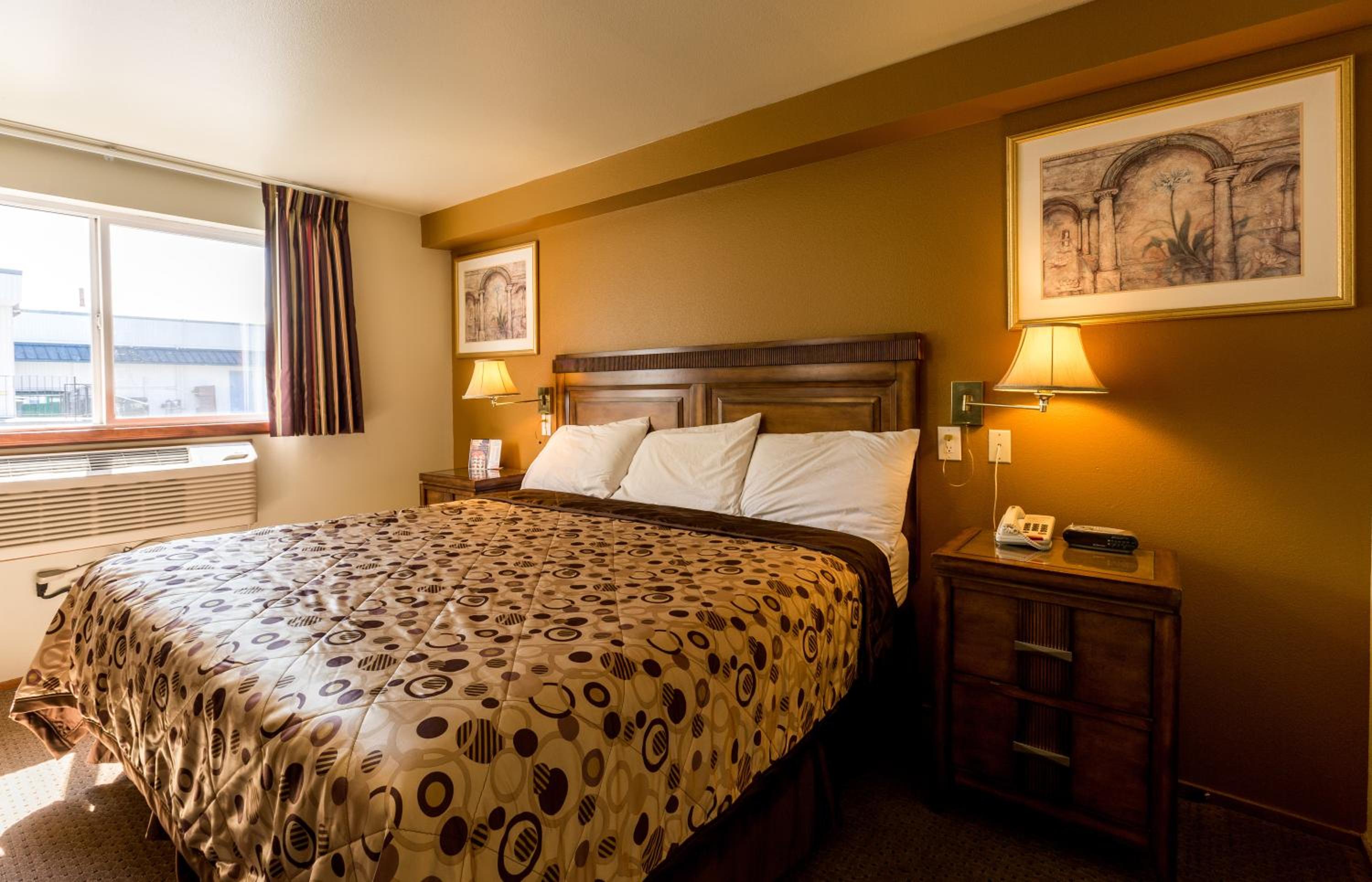 Bellingham Vacations - Bay City Inn - Property Image 26