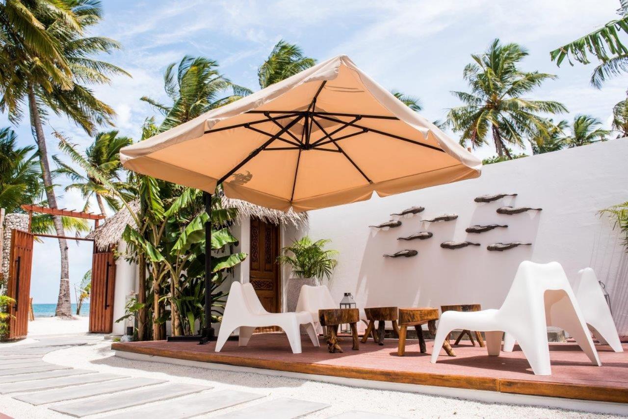 Veli Vilaa Dhiffushi - Beachfront