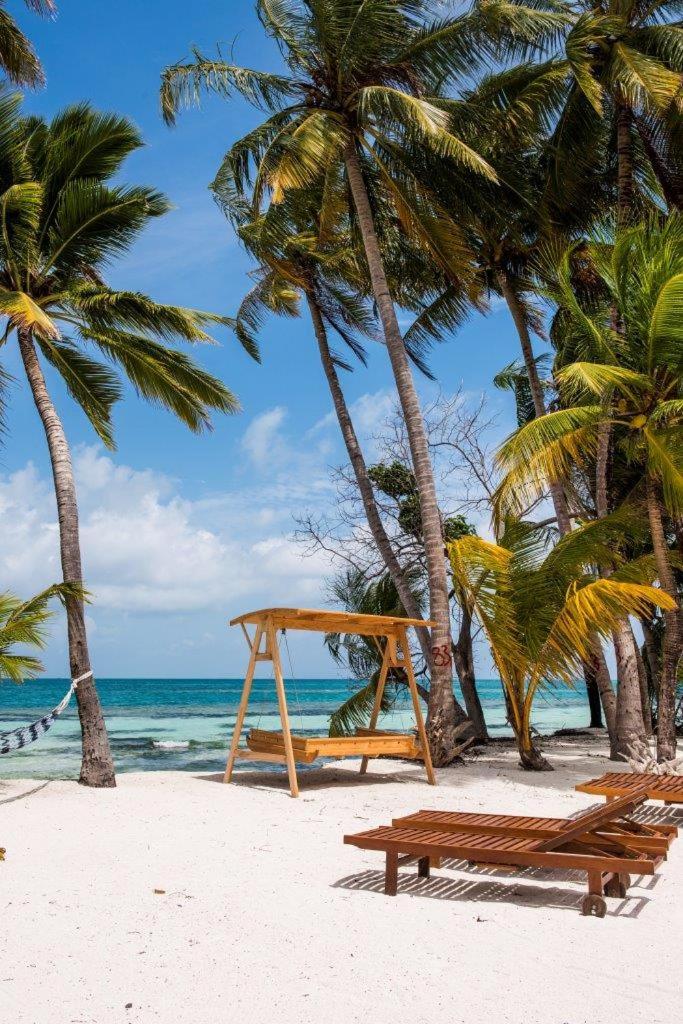 Veli Vilaa Dhiffushi - Beachfront