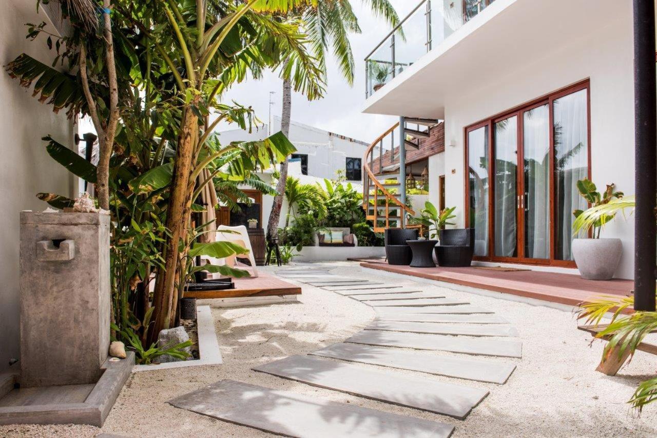 Veli Vilaa Dhiffushi - Beachfront