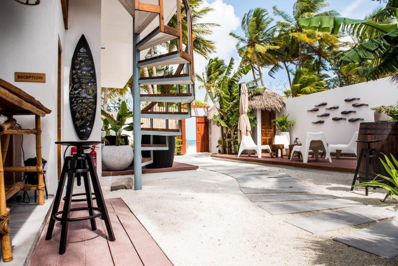 Veli Vilaa Dhiffushi - Beachfront