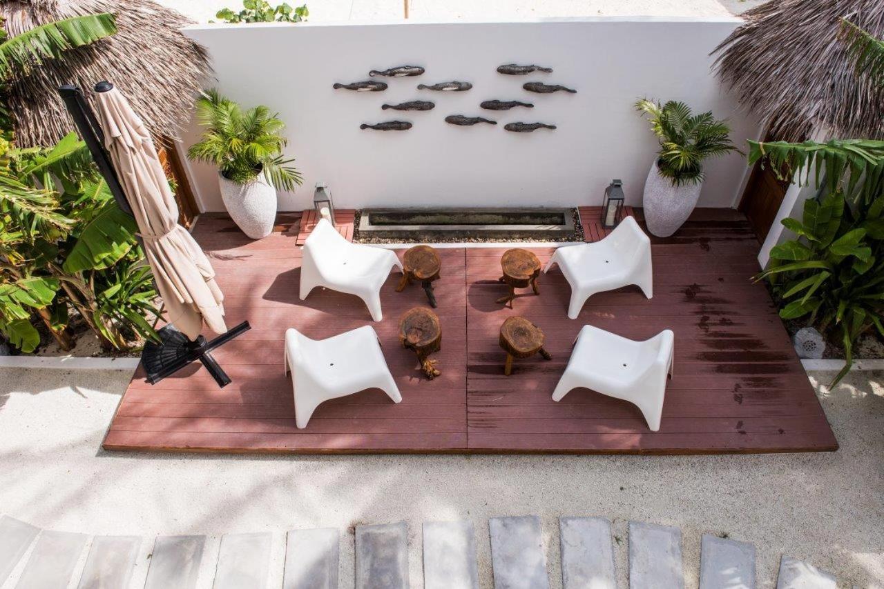 Veli Vilaa Dhiffushi - Beachfront
