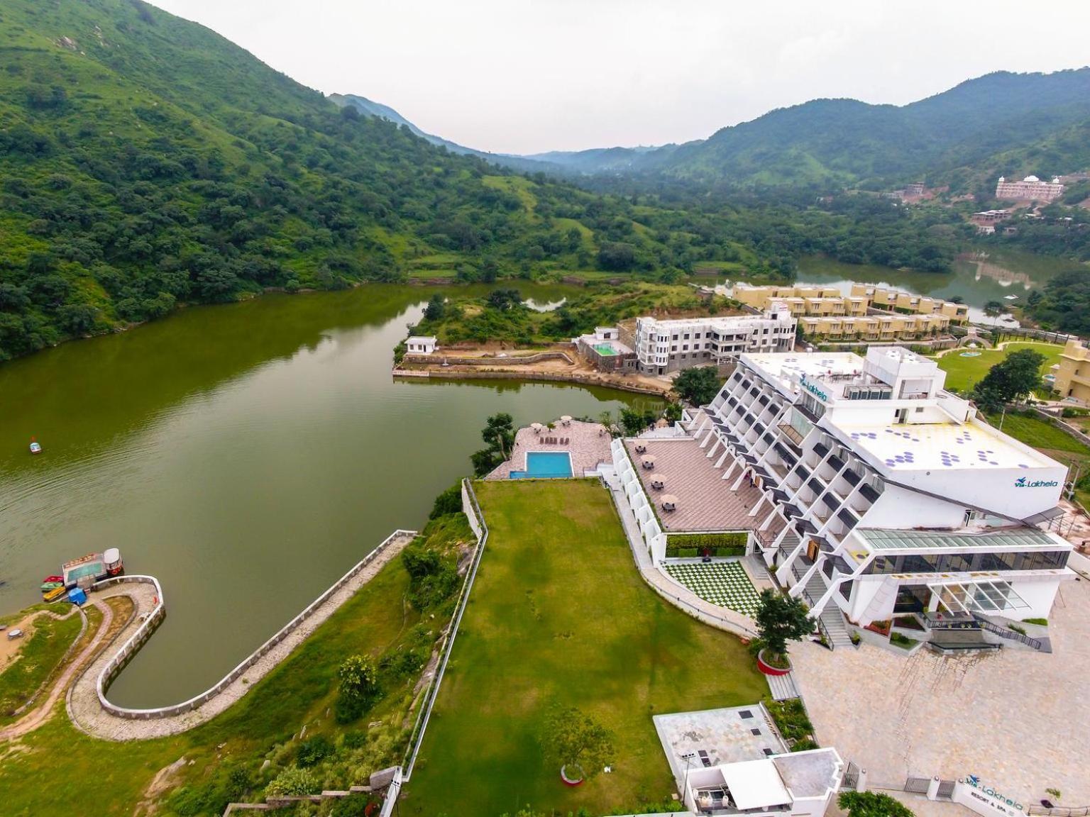 Via Lakhela Lakeview Resort & Spa