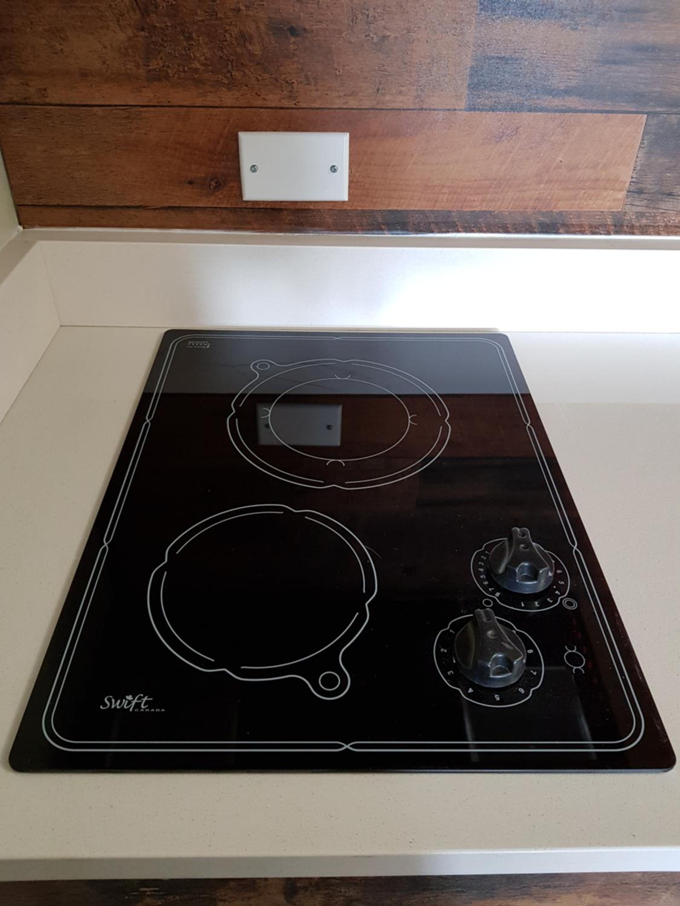 Golden Vacations - Days Inn by Wyndham Golden - Property Image 55