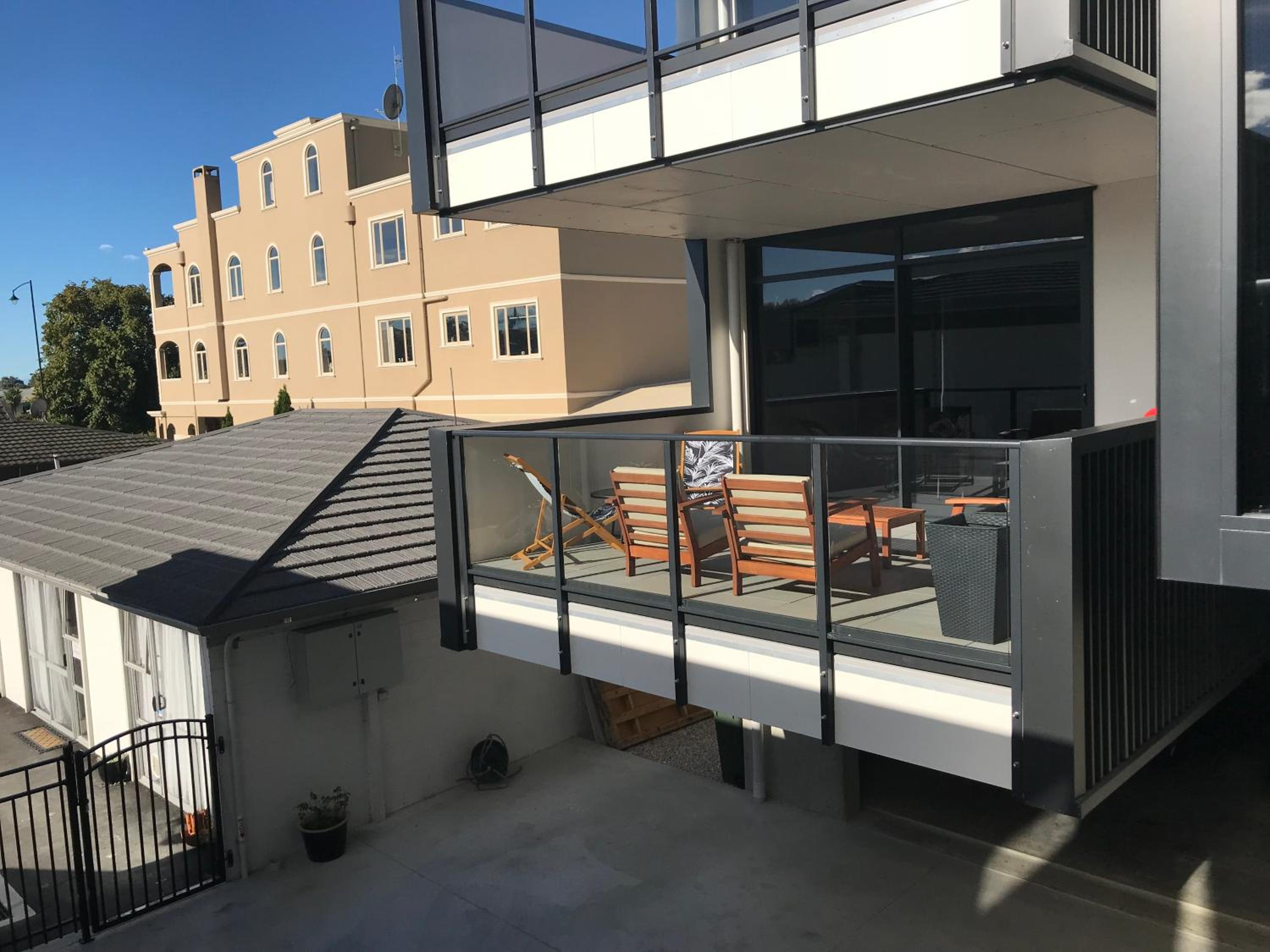Riverwalk Apartments - 3 Bedrooms - Image 2