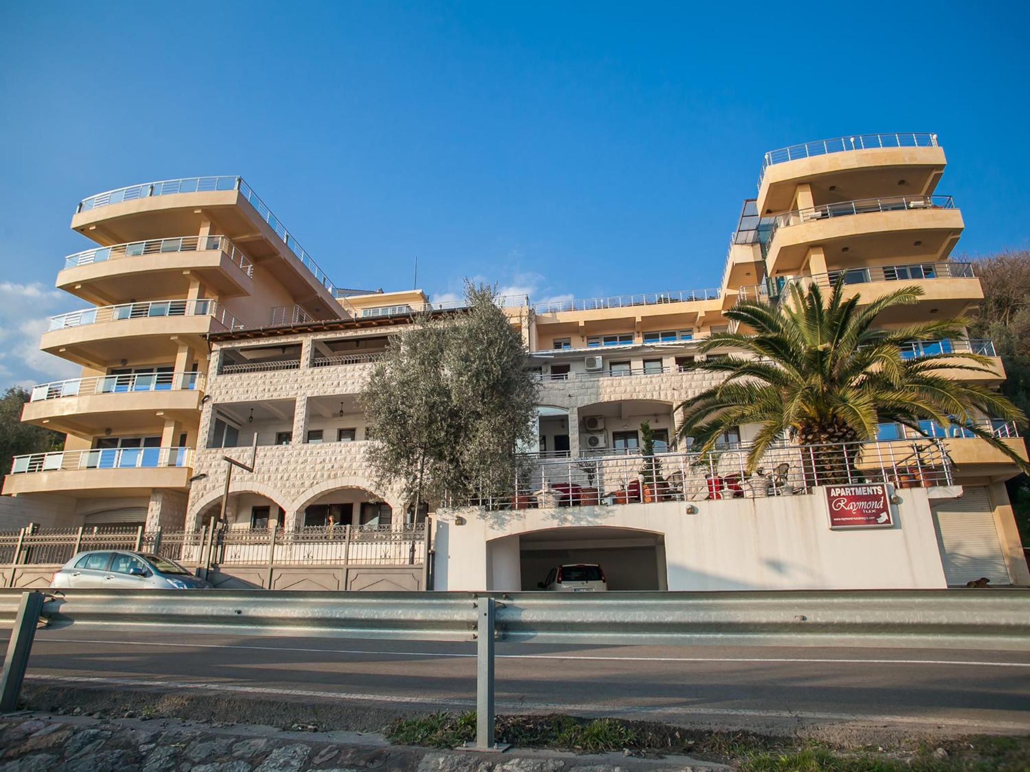 Apartments Raymond
