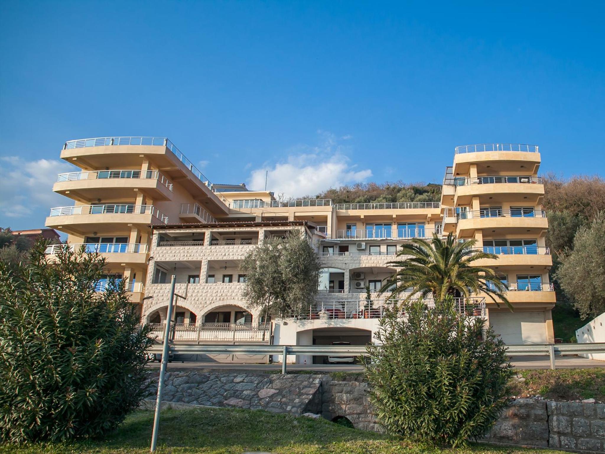 Apartments Raymond