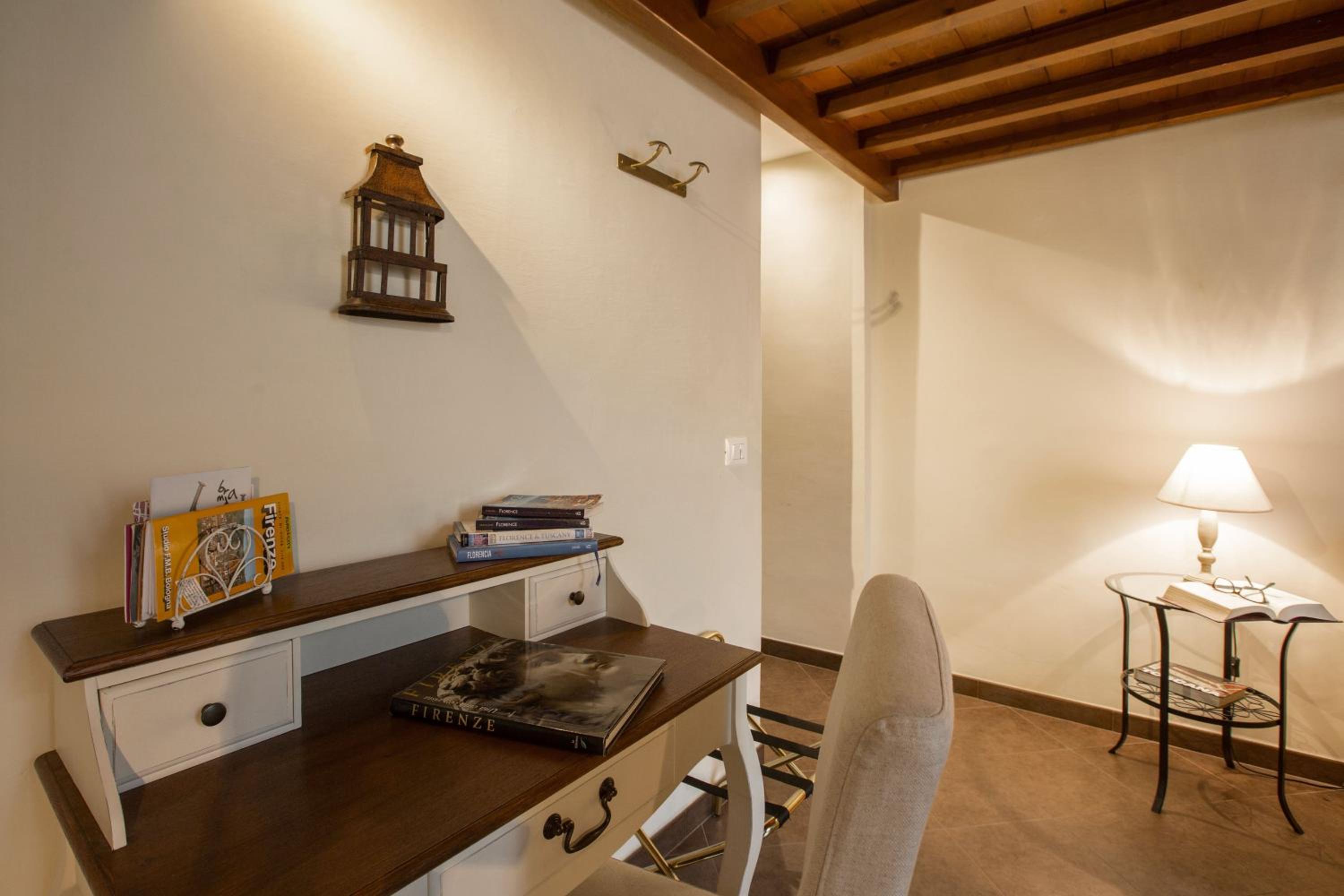 Charming Suite Cavour heart of Florence