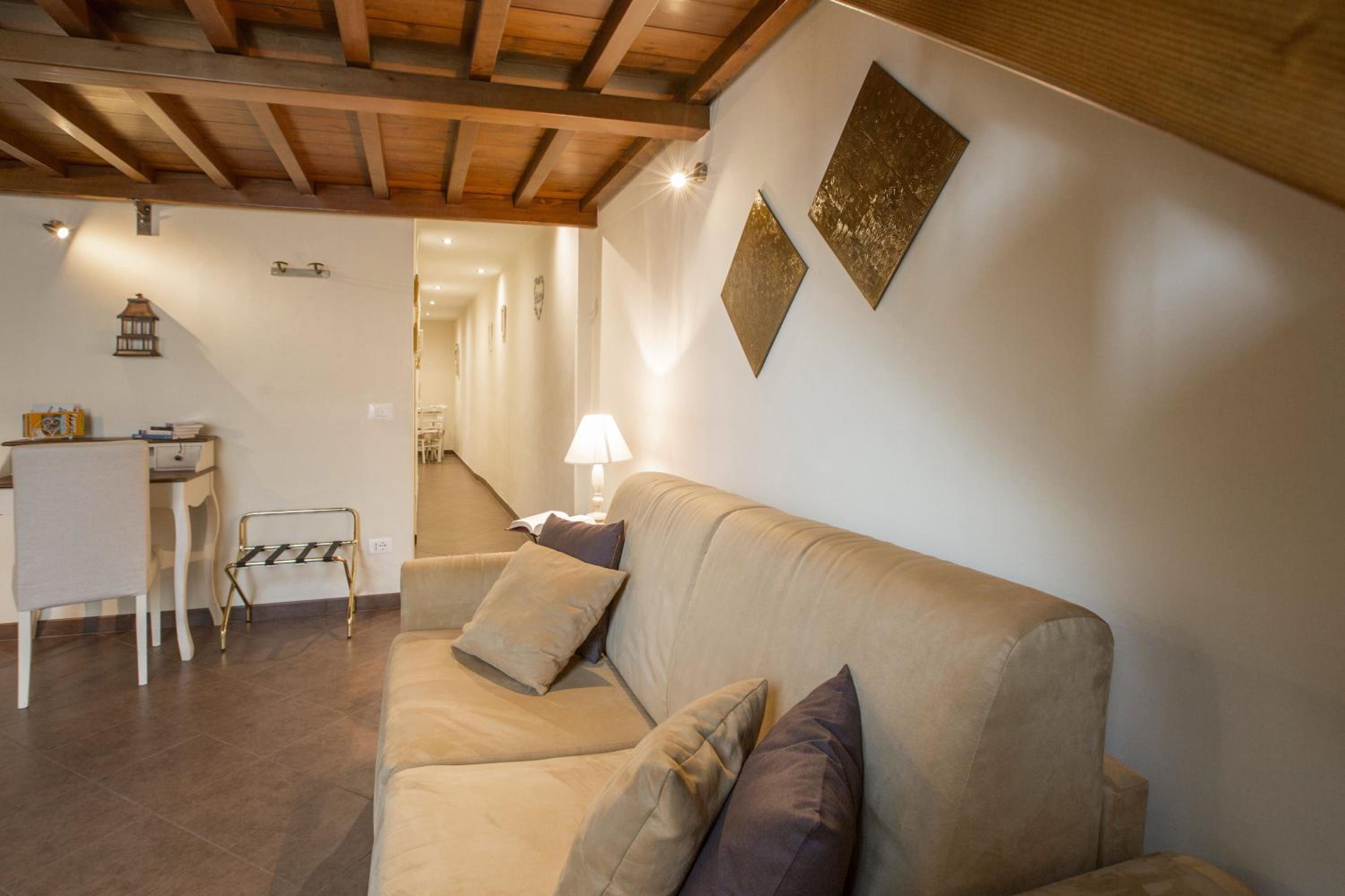 Charming Suite Cavour heart of Florence
