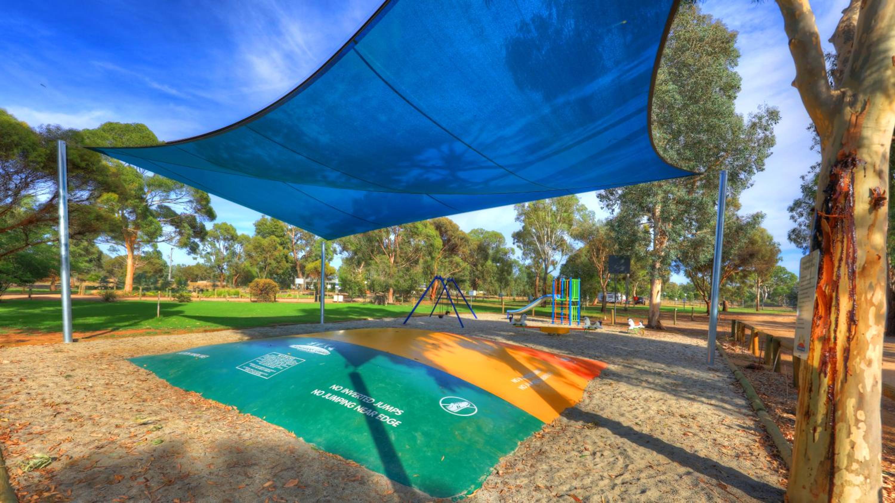Yarrawonga Riverlands Tourist Park