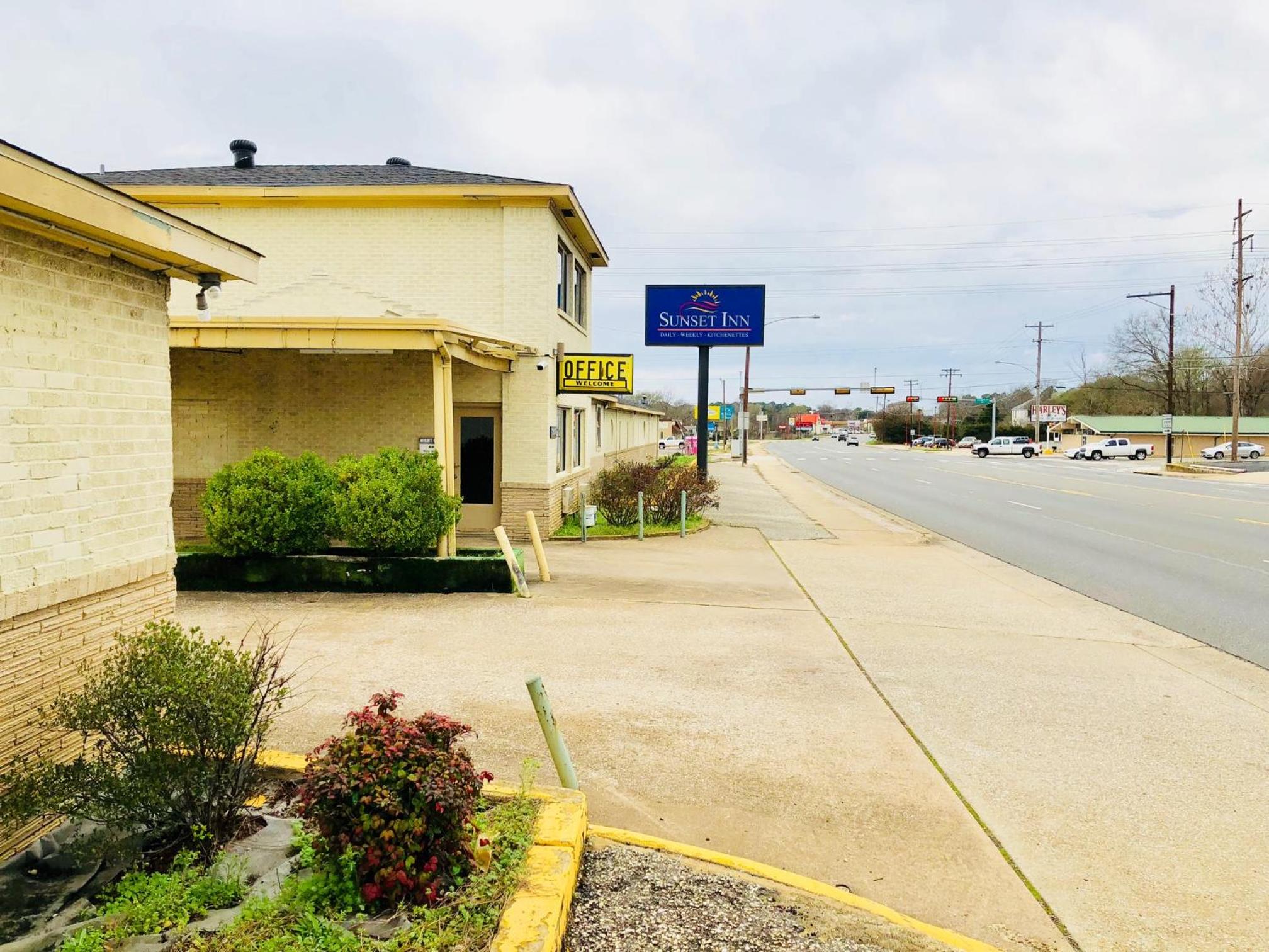 Sunset Inn Longview view 2