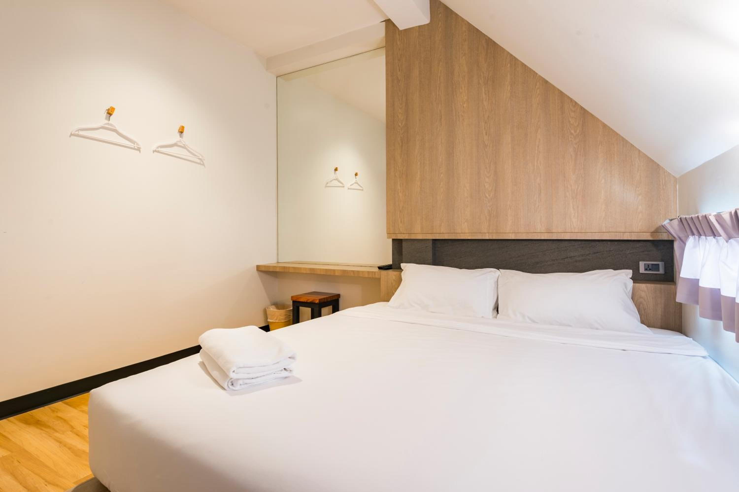 T Hostel @ Victory Monument