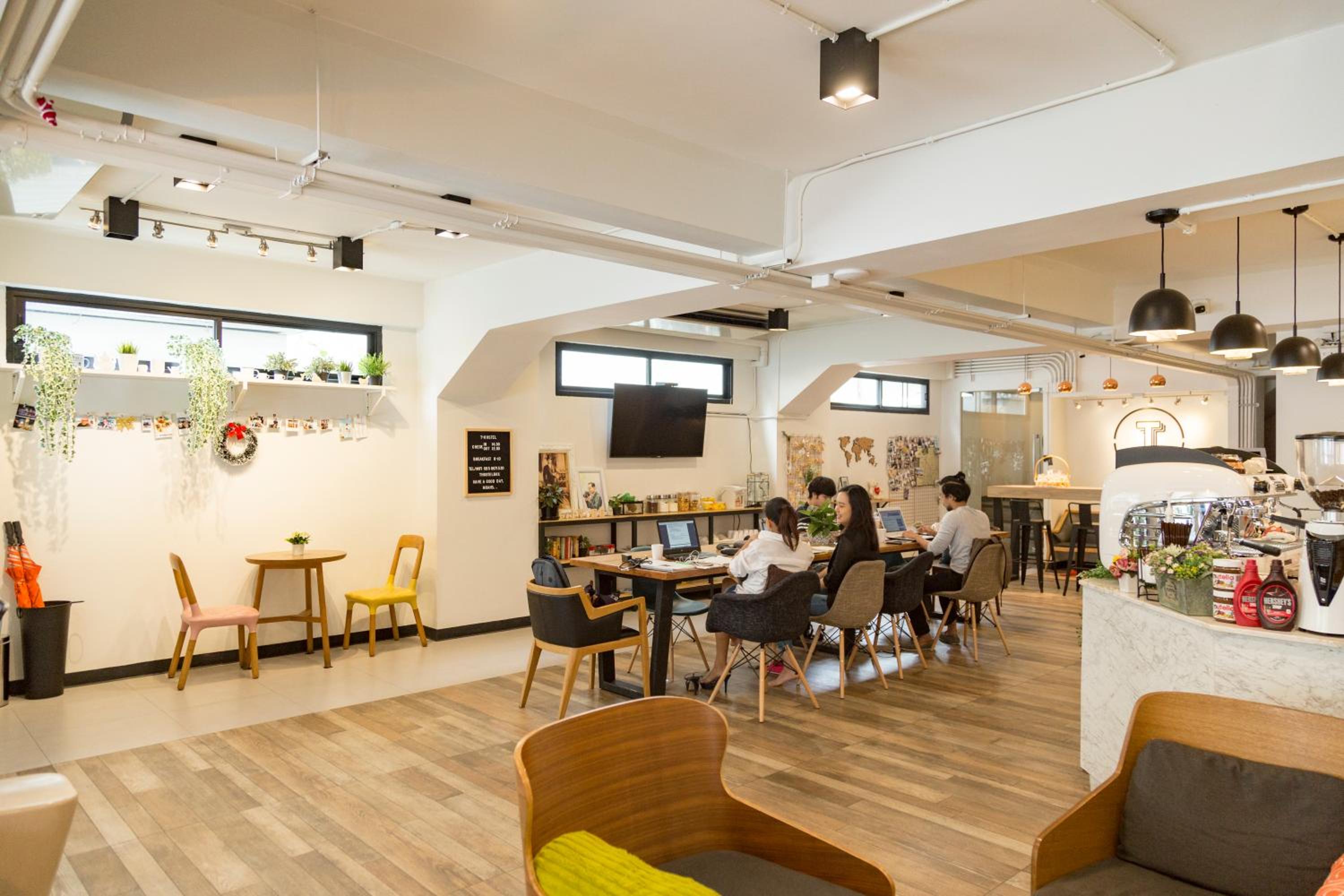 T Hostel @ Victory Monument