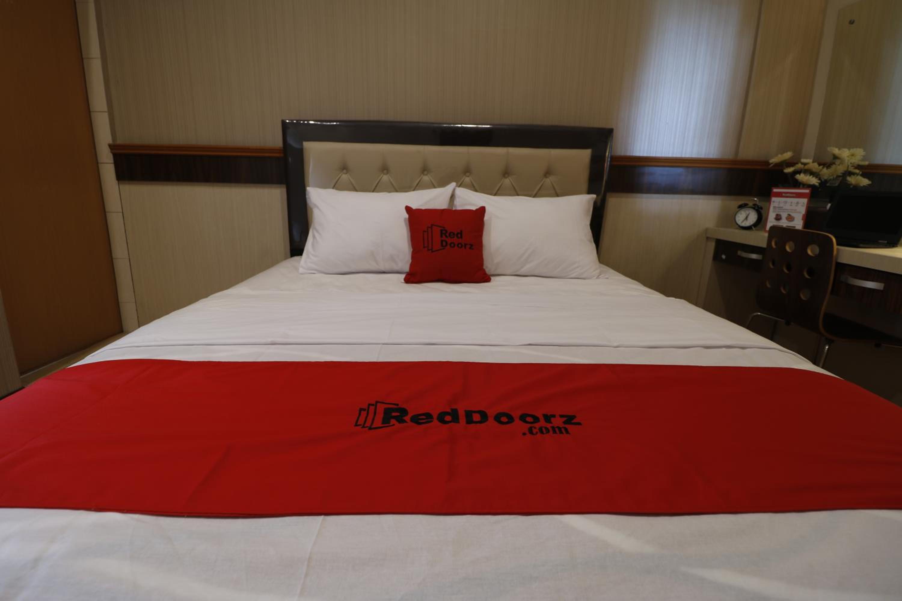 RedDoorz Plus near Universitas Sumatera Utara