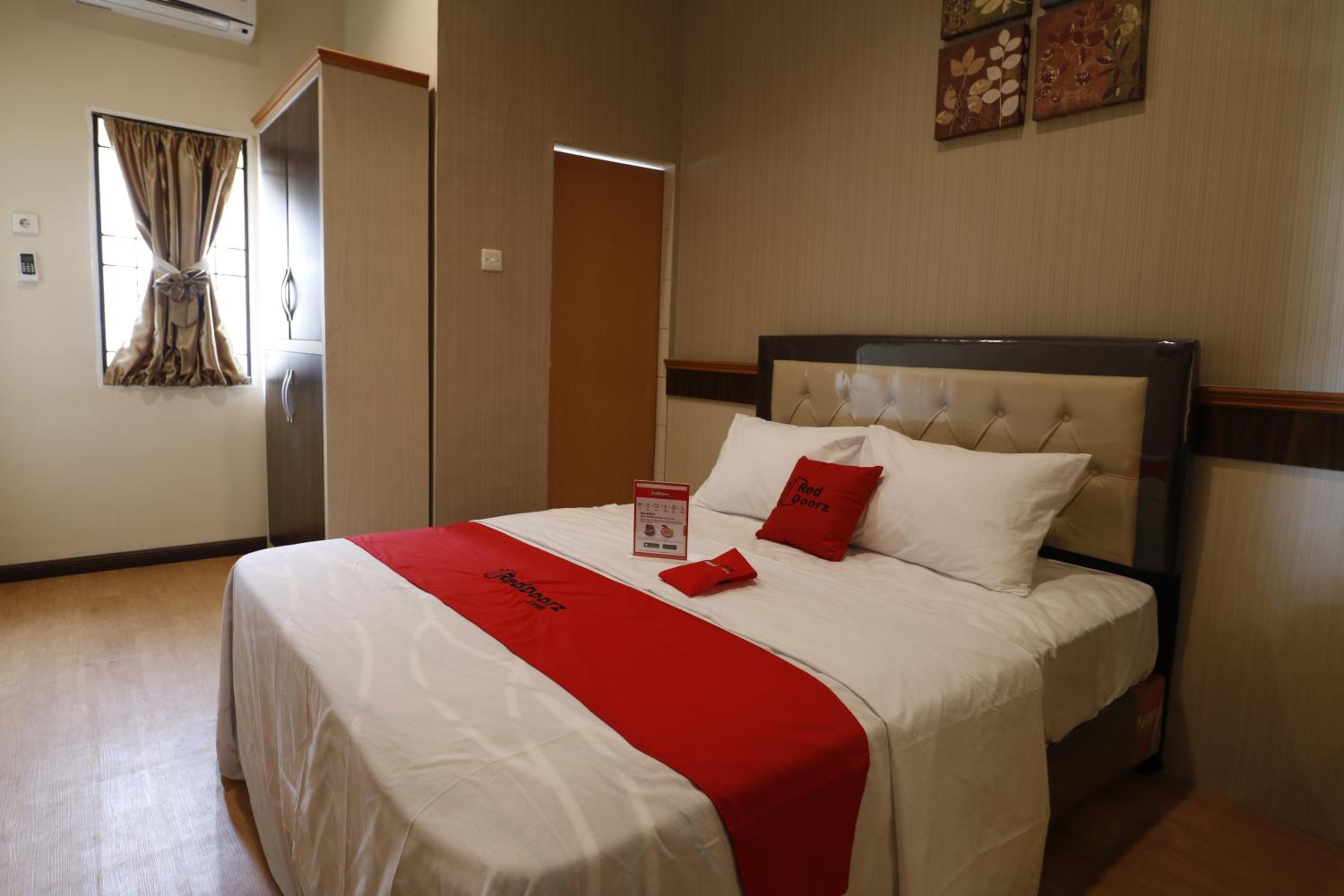 RedDoorz Plus near Universitas Sumatera Utara