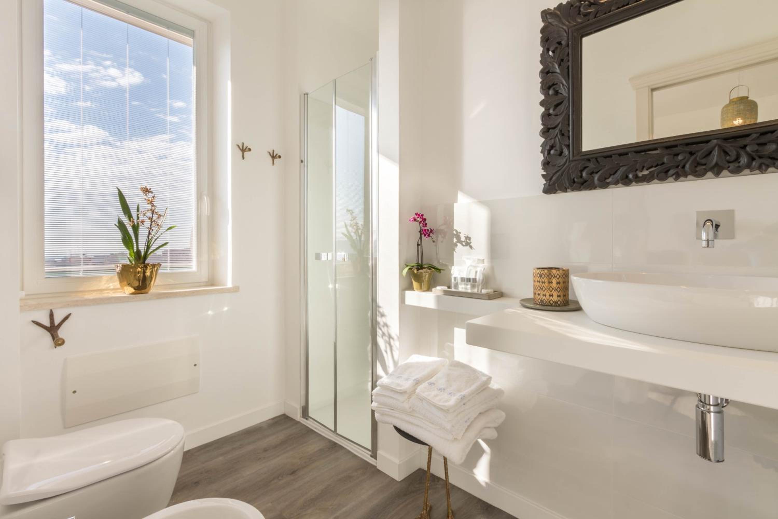 Eleventh Floor Suites photo 5