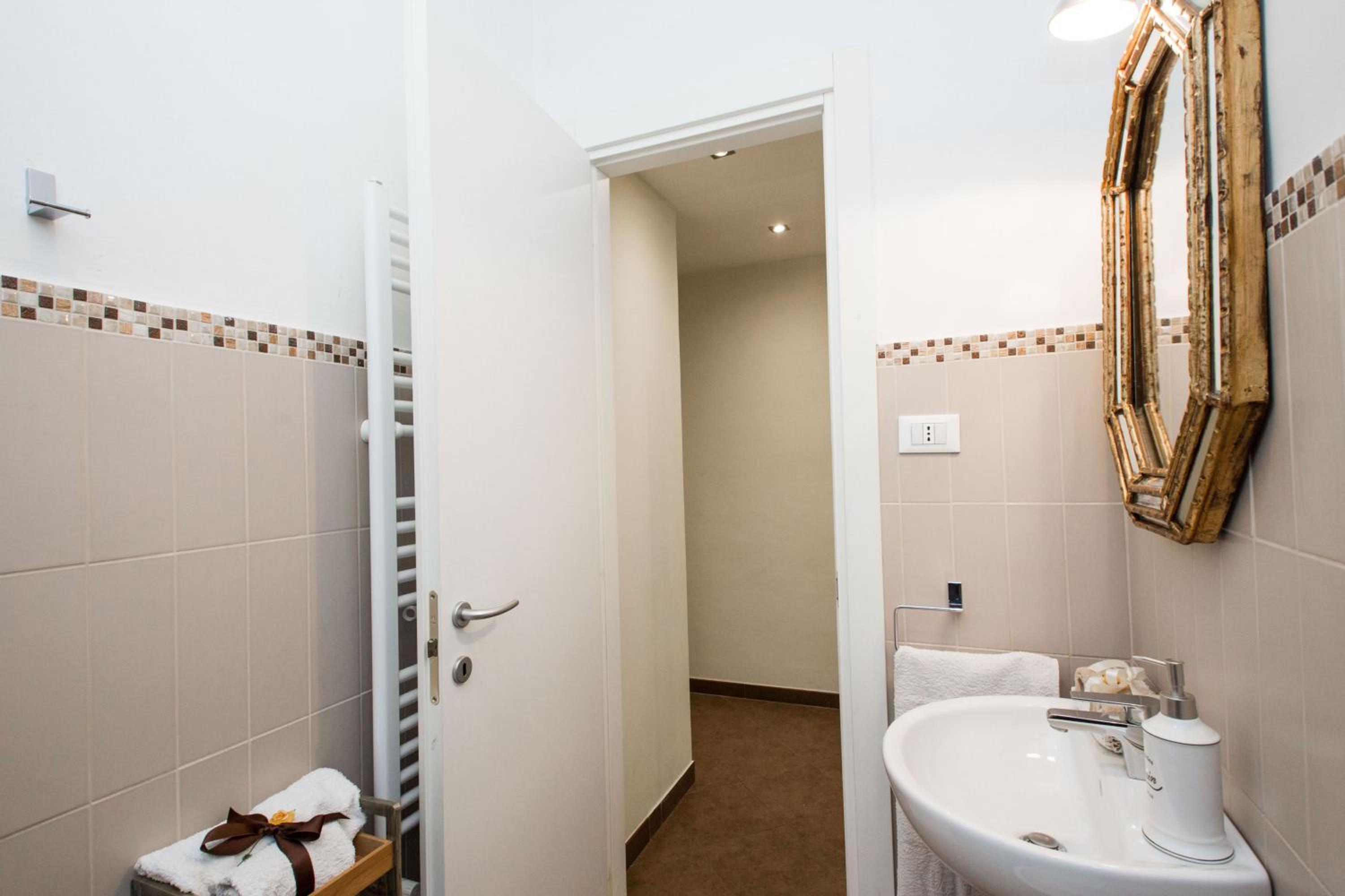 Charming Suite Cavour heart of Florence