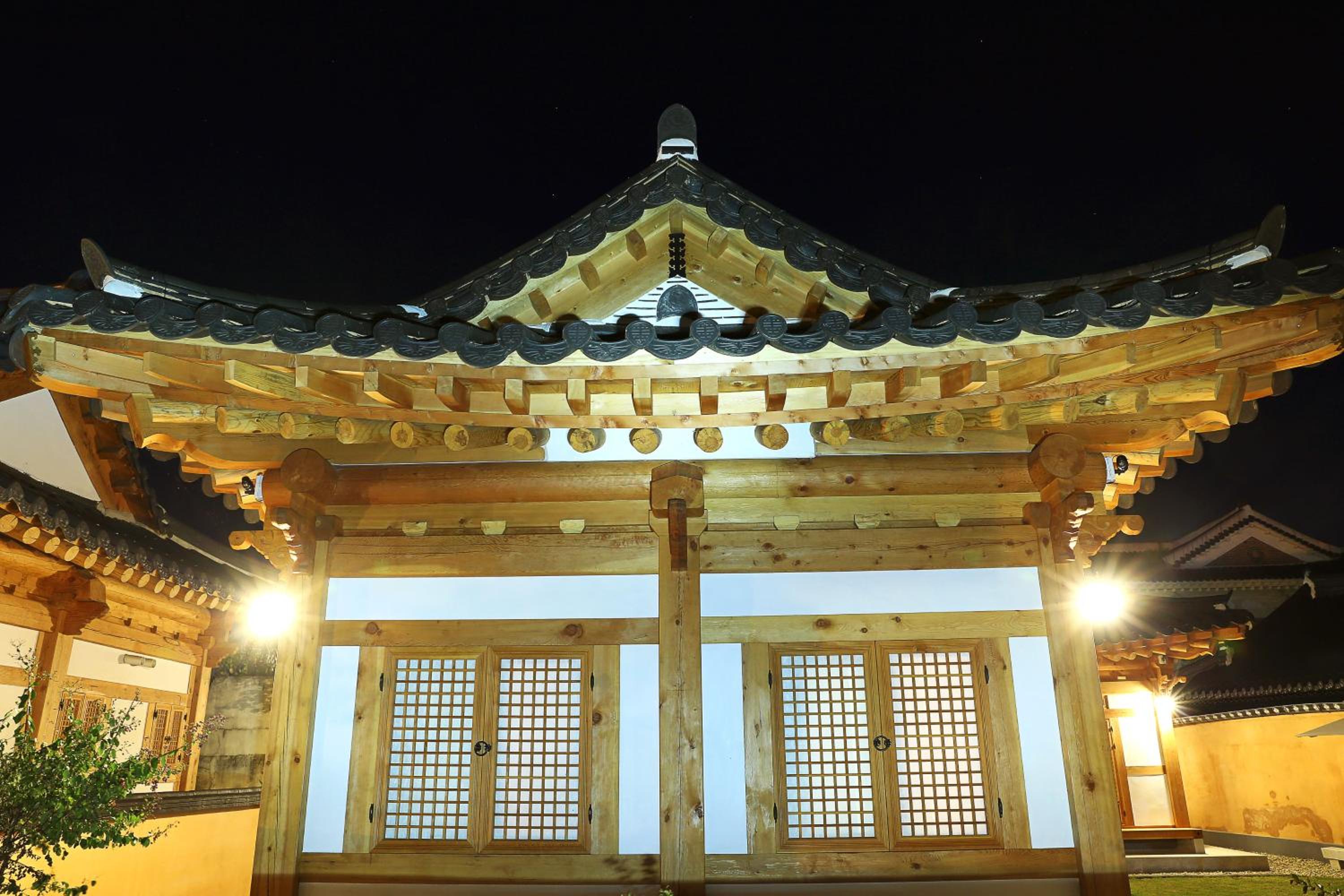 Hanok Hyeyum