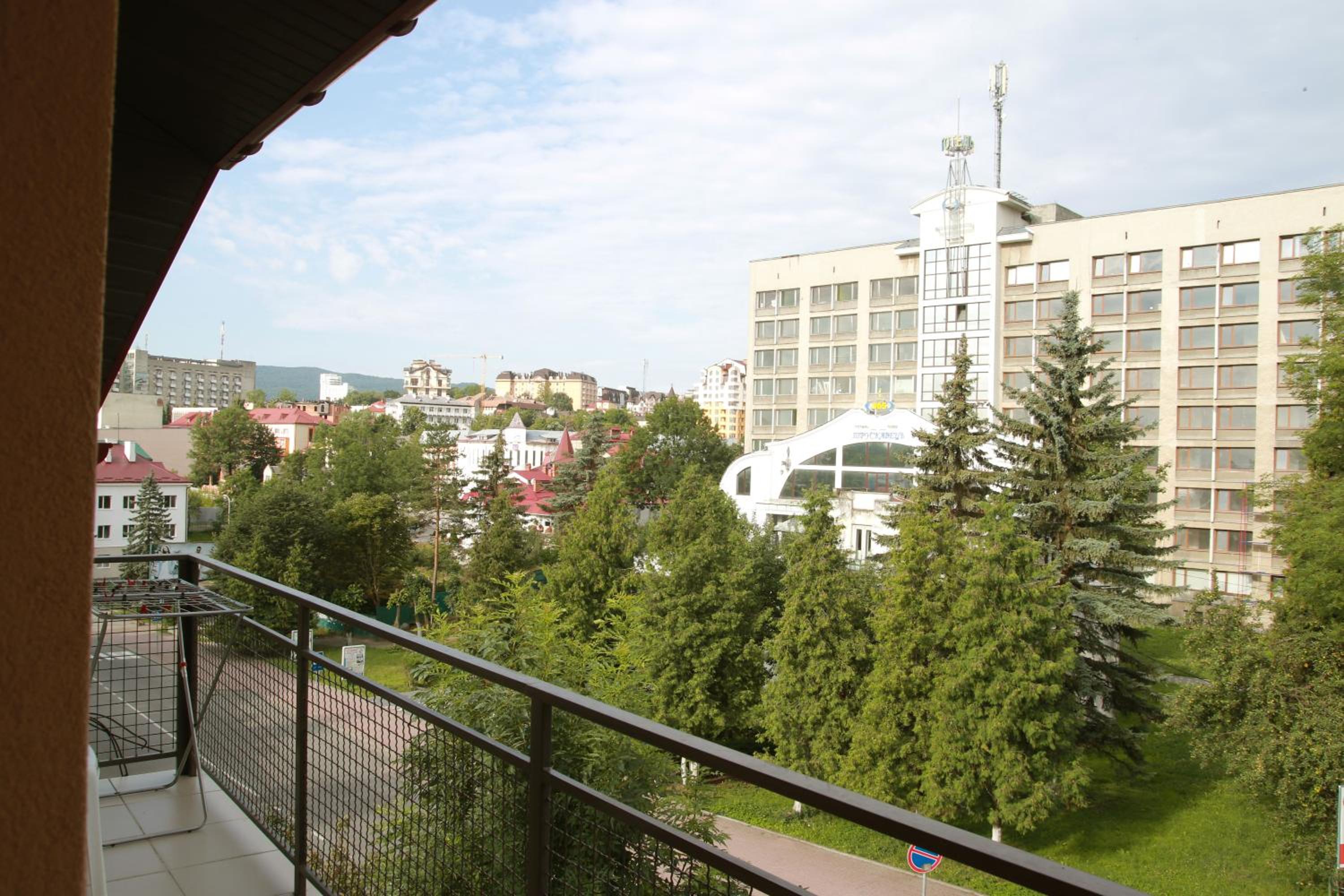 Apartments on Drohobytska 6b view 5