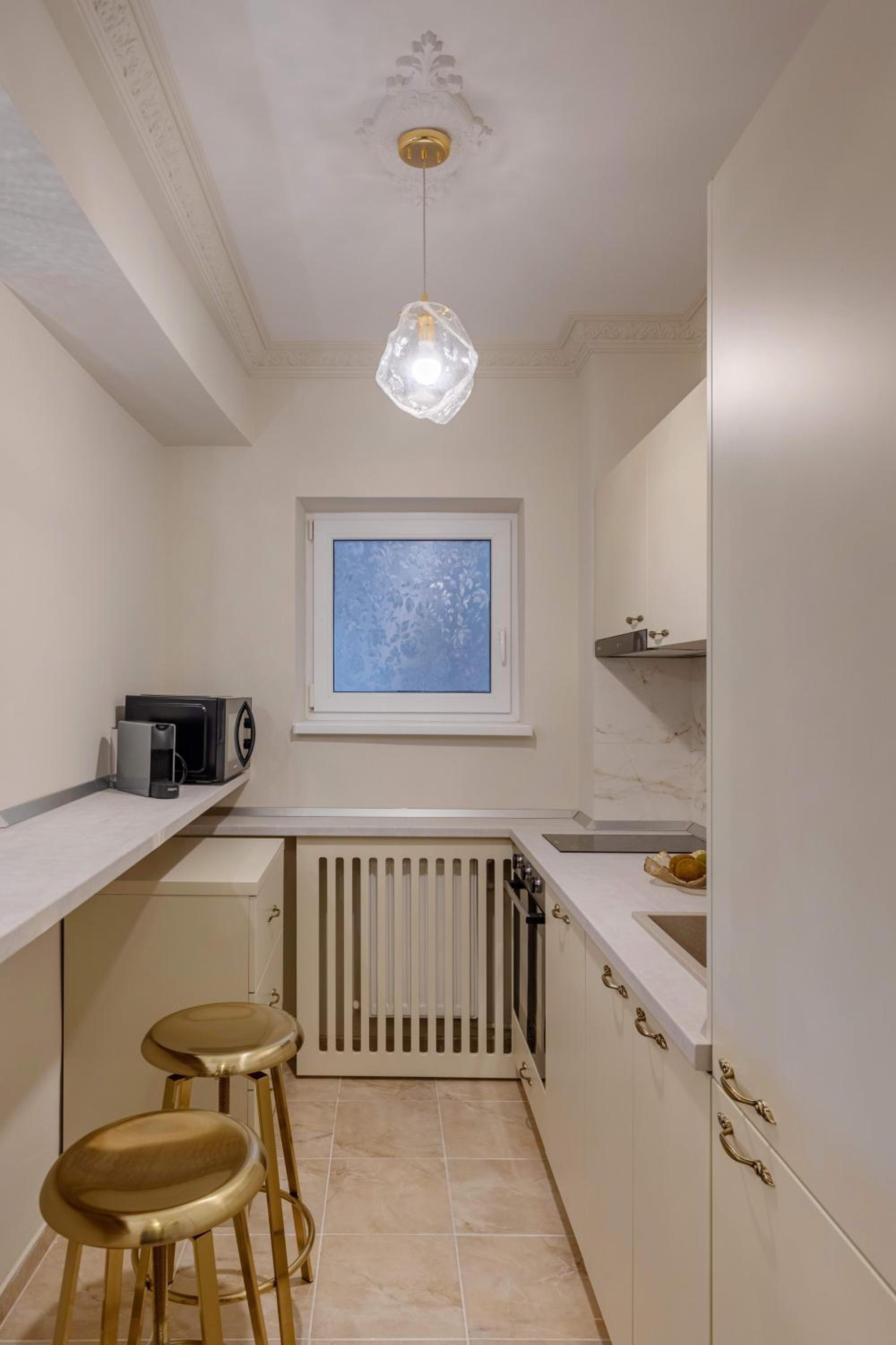Parisian-Inspired 1BR in the Heart of Bucharest - Balcony AC, & Fully Equipped