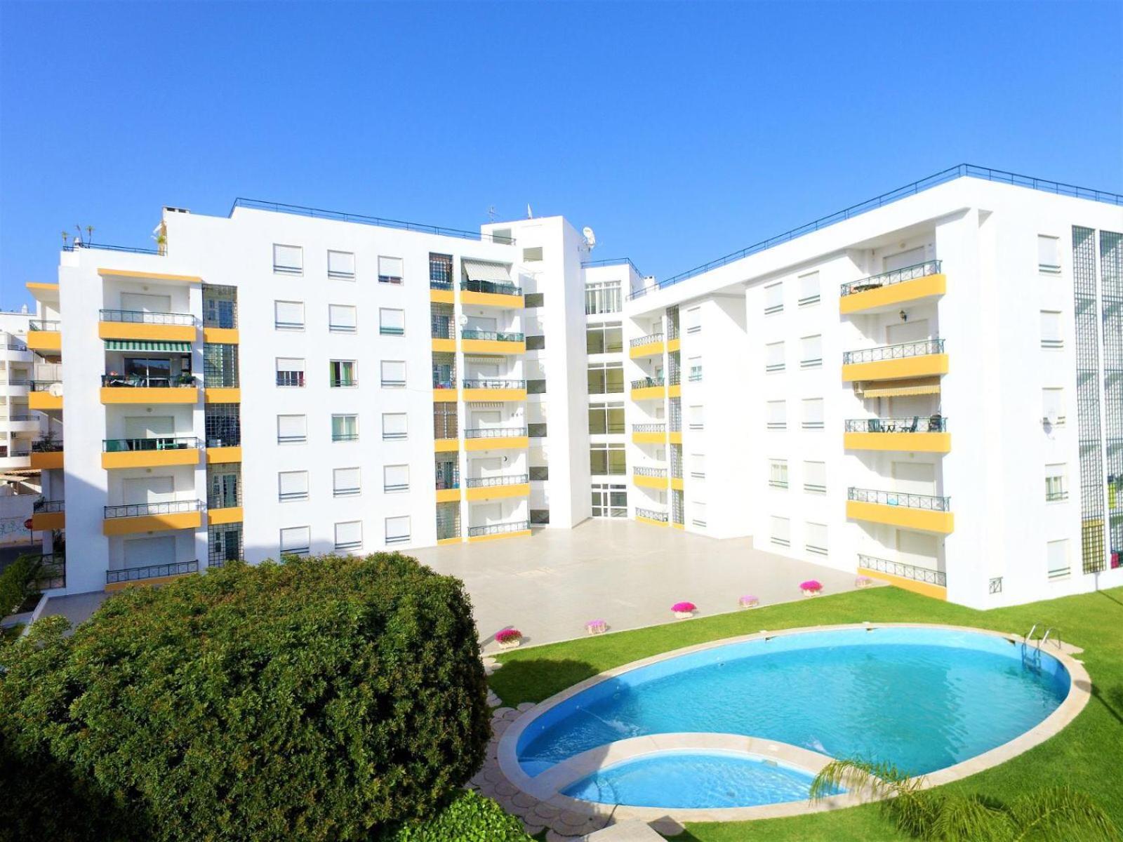 Armacao de Pera Vacations - Quiet apartment overlooking the swimming pool - Property Image 1