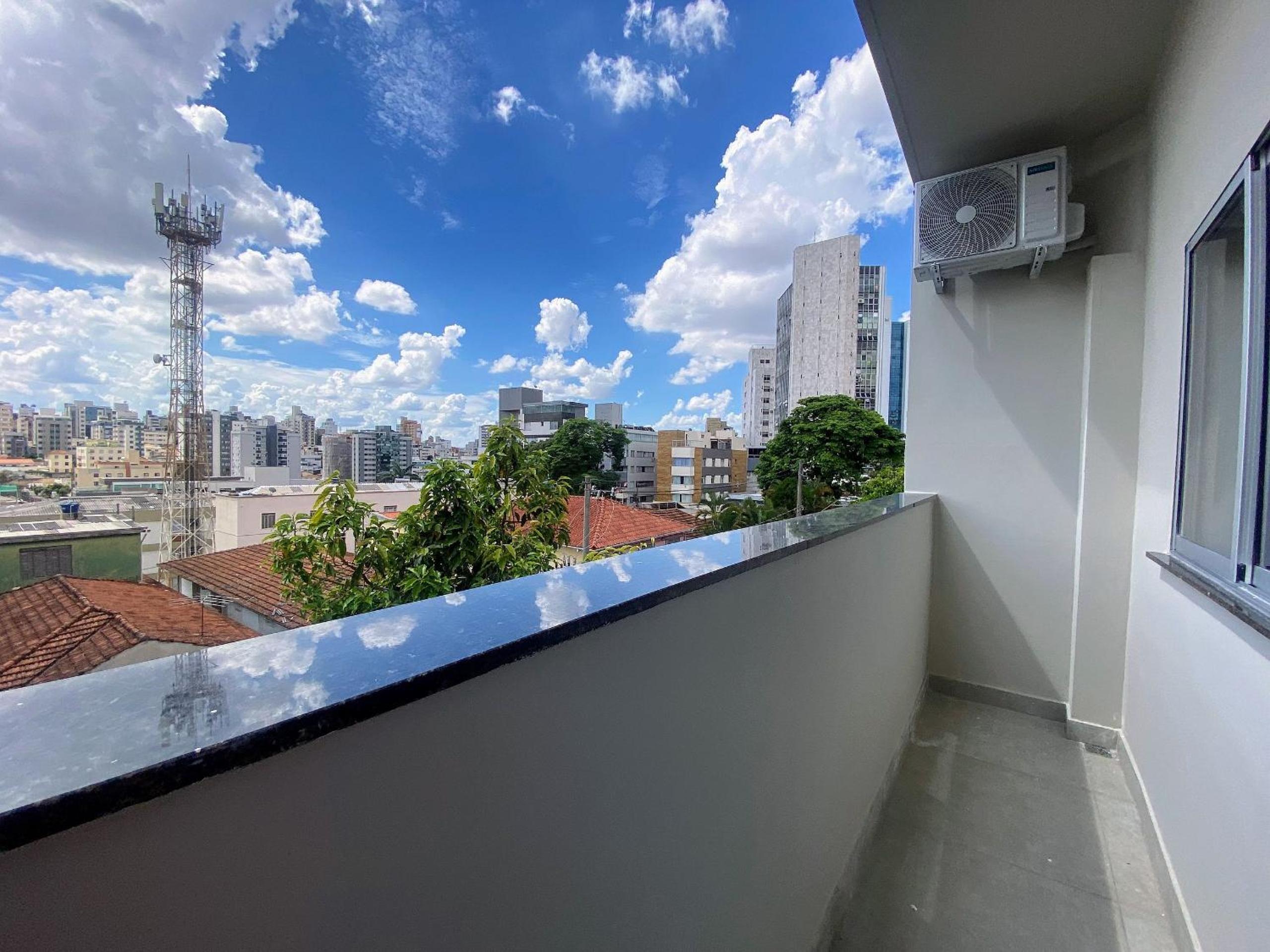 Prado Premium Lofts e Kitnets com Ar-Condicionado e TV Smart