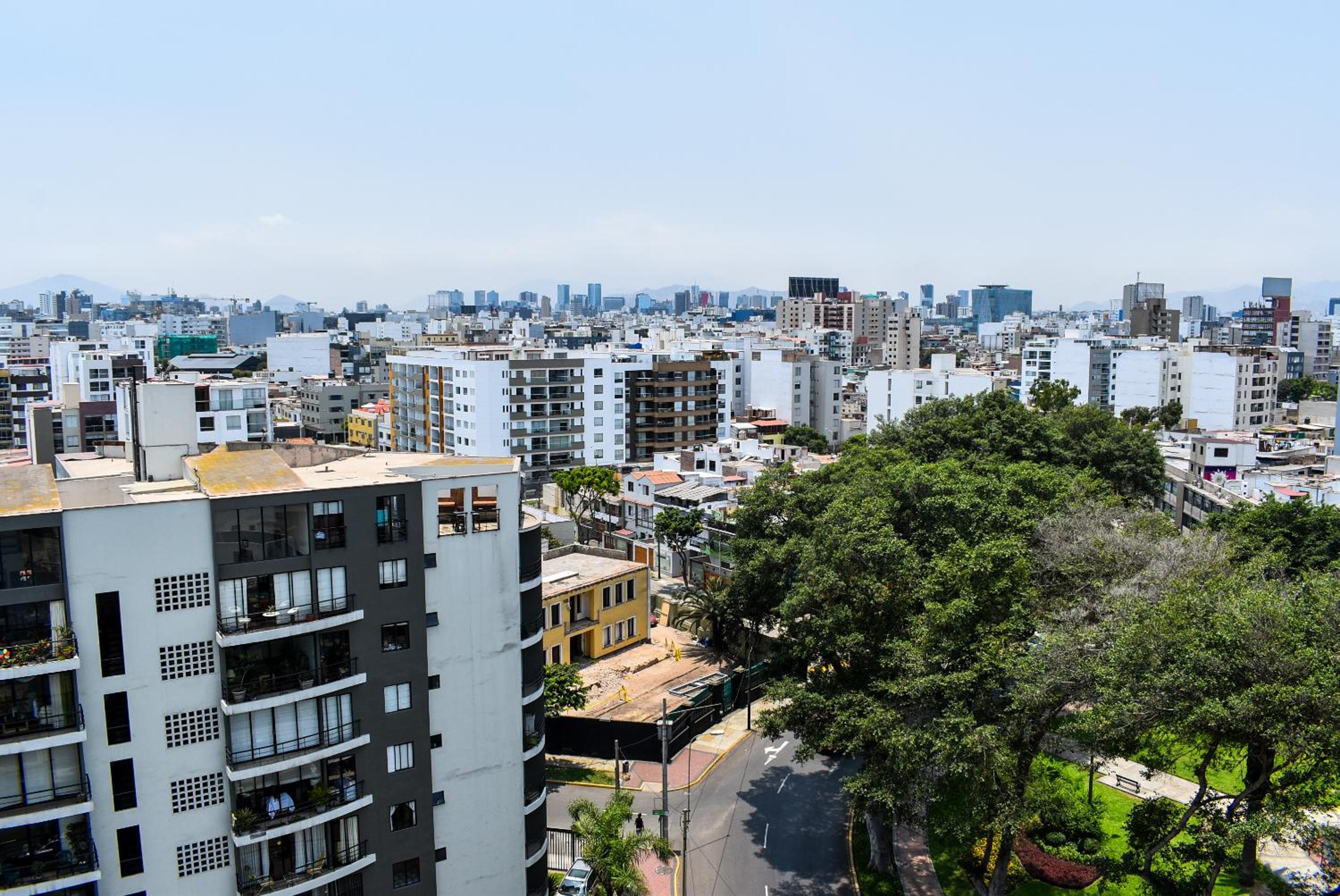 Apartamento Familiar Cerca Malecón Miraflores