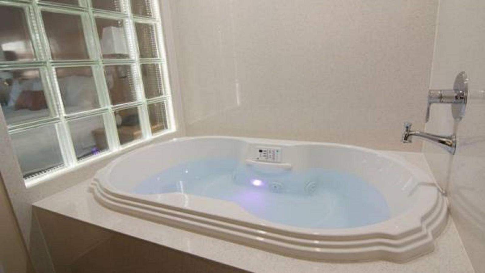 Vallejo Vacations - Regency Inn - Property Image 23