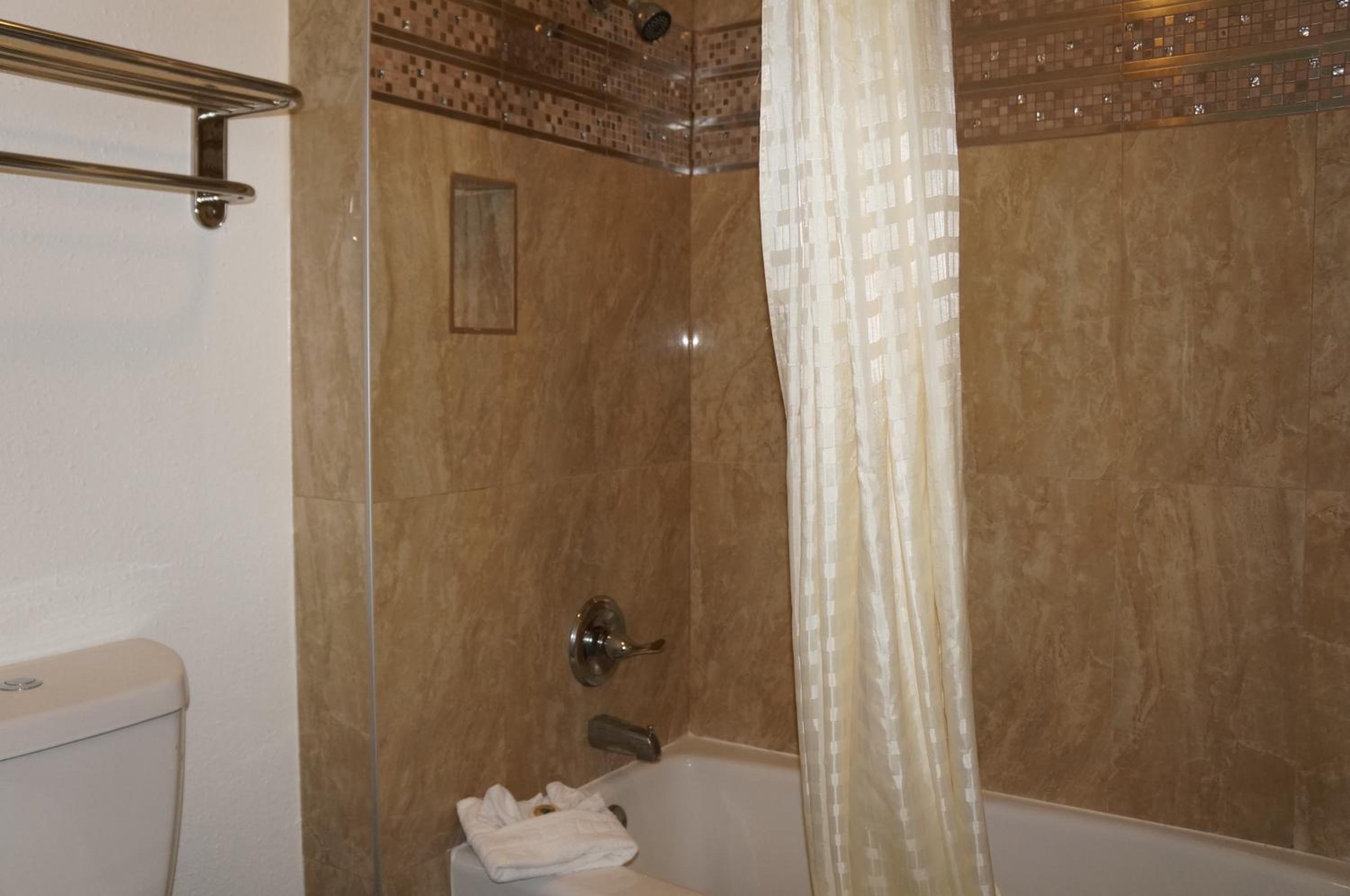 Executive Inn - Property Image 12